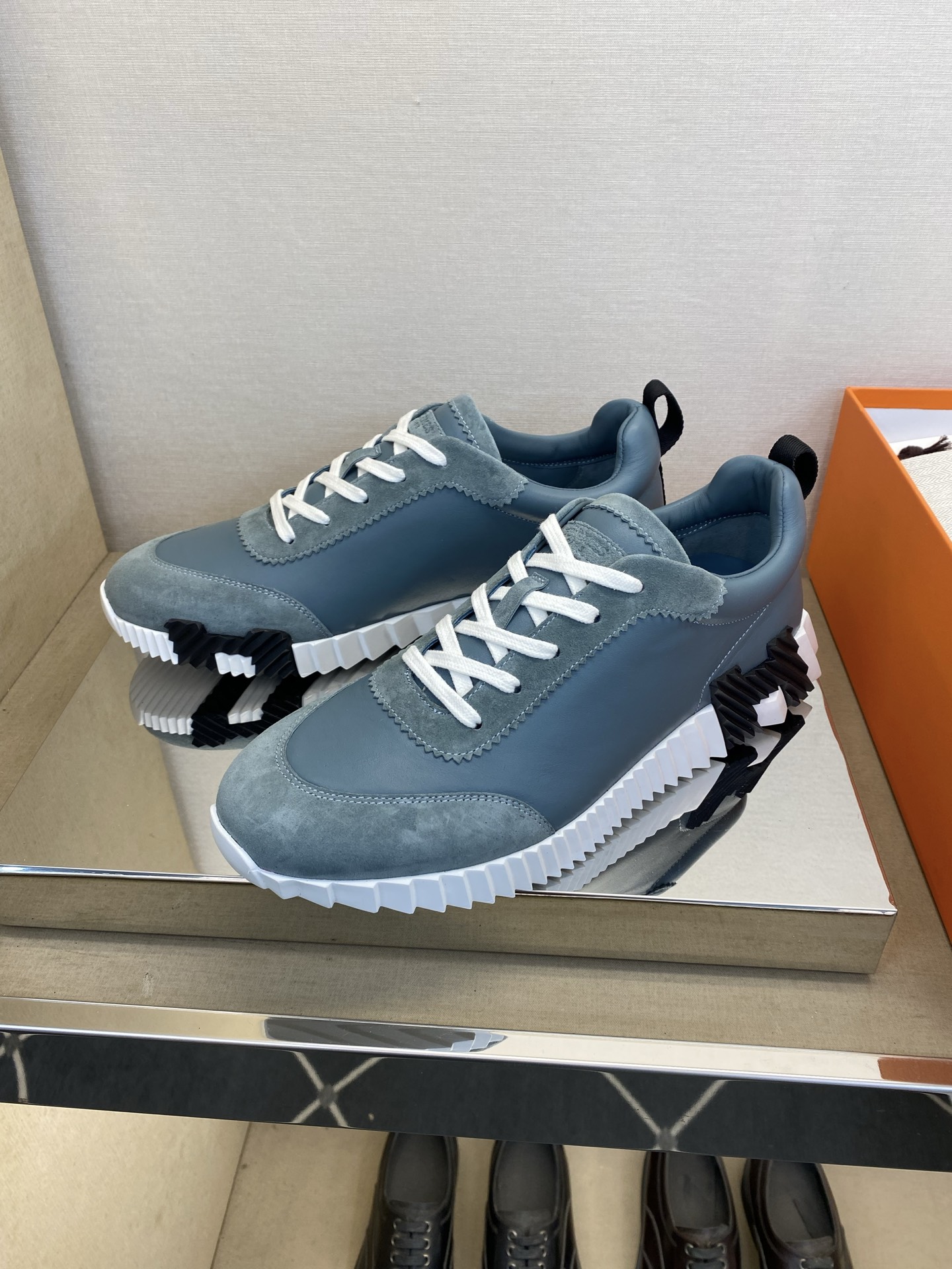 에르메스(Hermes) 클래식 테크니컬 나일론 & 스웨이드 스니커즈 신발