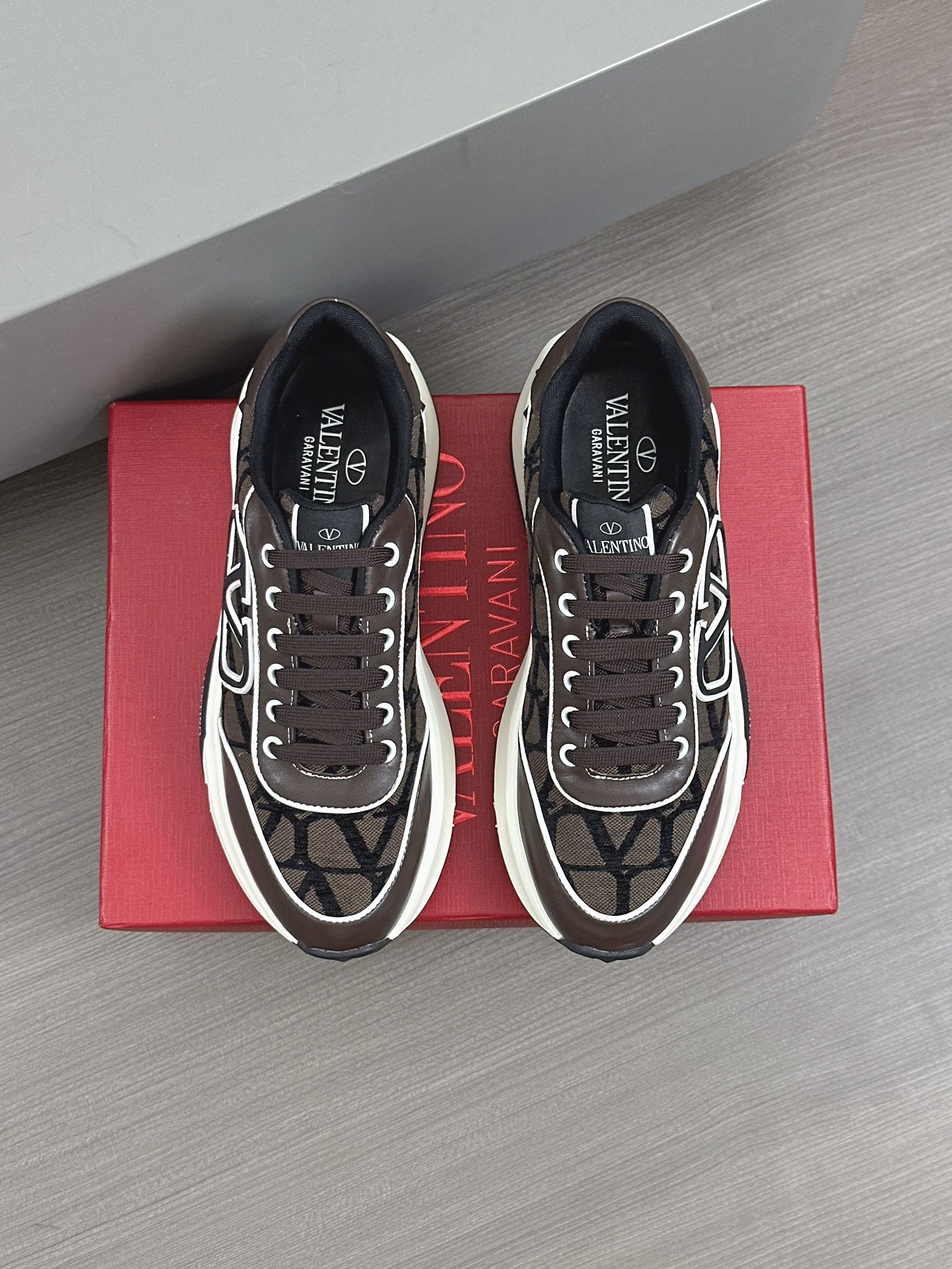 발렌티노(Valentino) 나파 레더 & 테크니컬 메쉬 스니커즈 신발