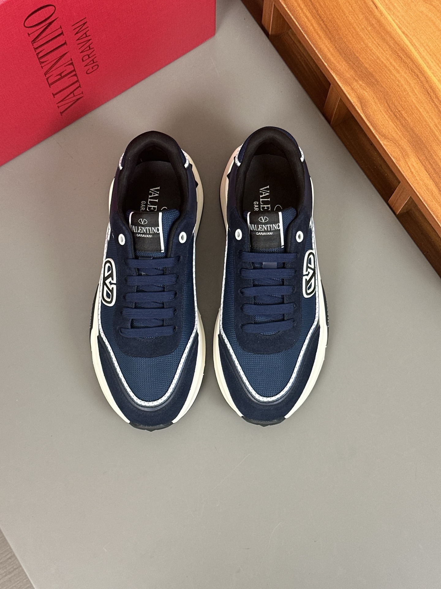 발렌티노(Valentino) 나파 레더 & 테크니컬 메쉬 스니커즈 신발