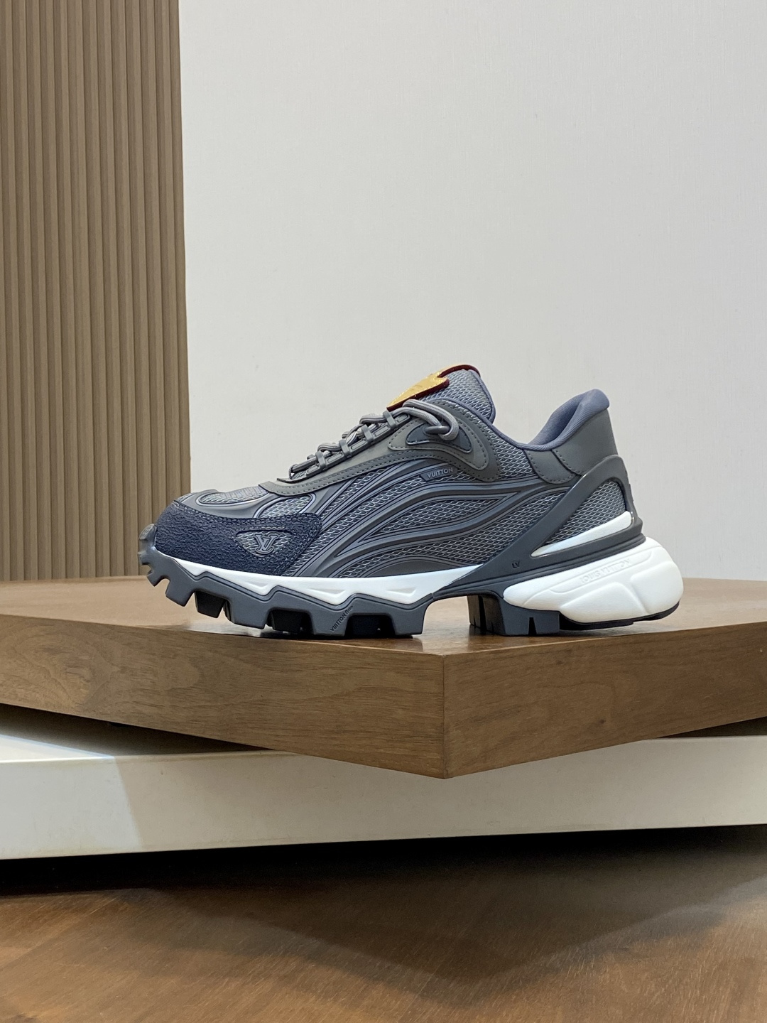 루이비통(LV) 나파 레더 & 테크니컬 메쉬 믹스 스니커즈 신발