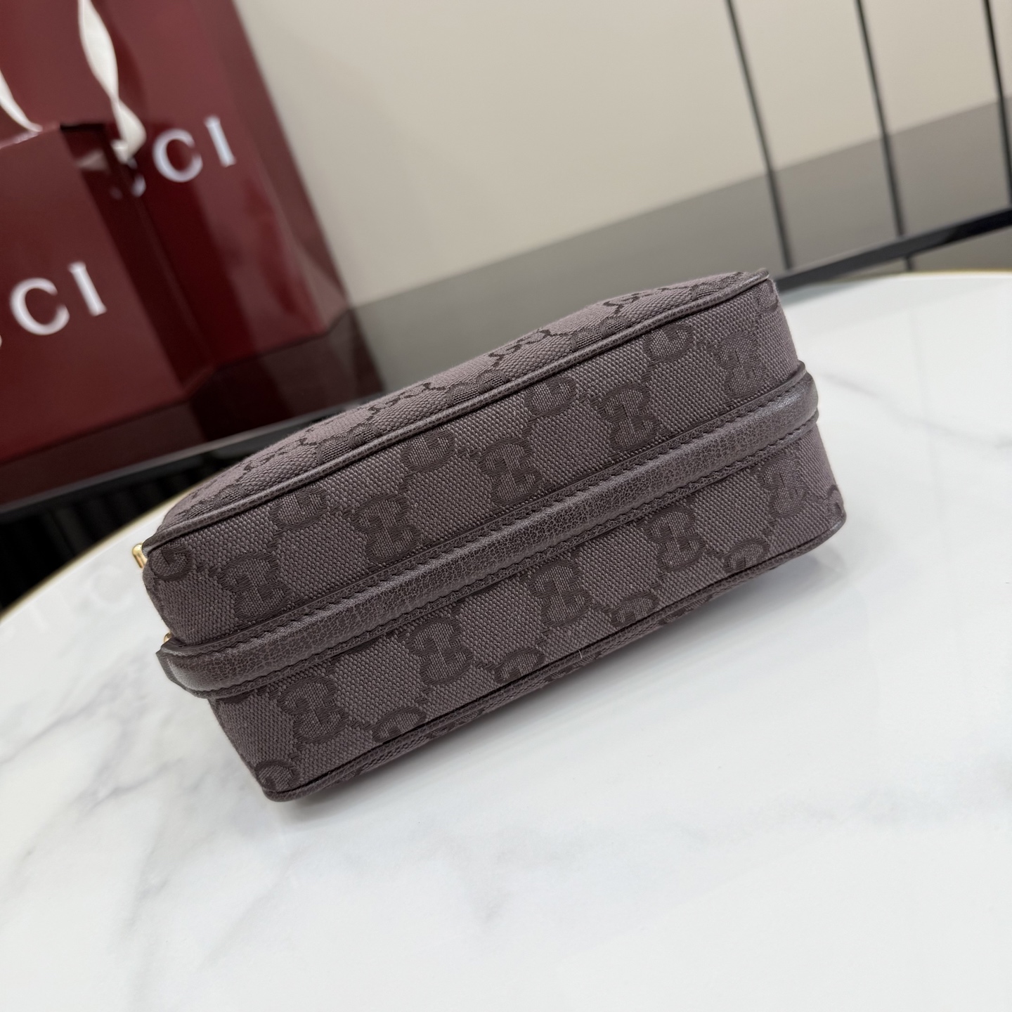 구찌(Gucci) 하프 홀스빗(Half Horsebit) GG 숄더백 가방 미니