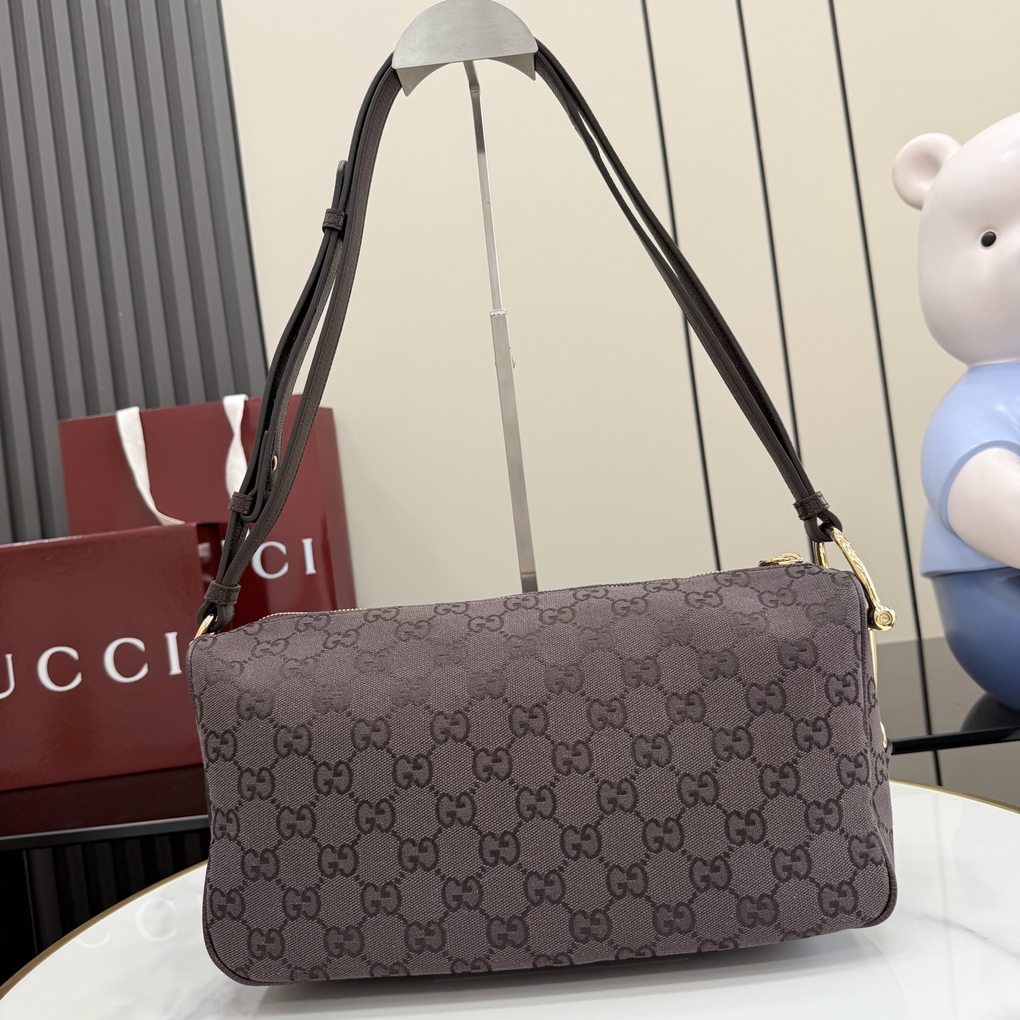 구찌(Gucci) 하프 홀스빗(Half Horsebit) GG 숄더백 가방