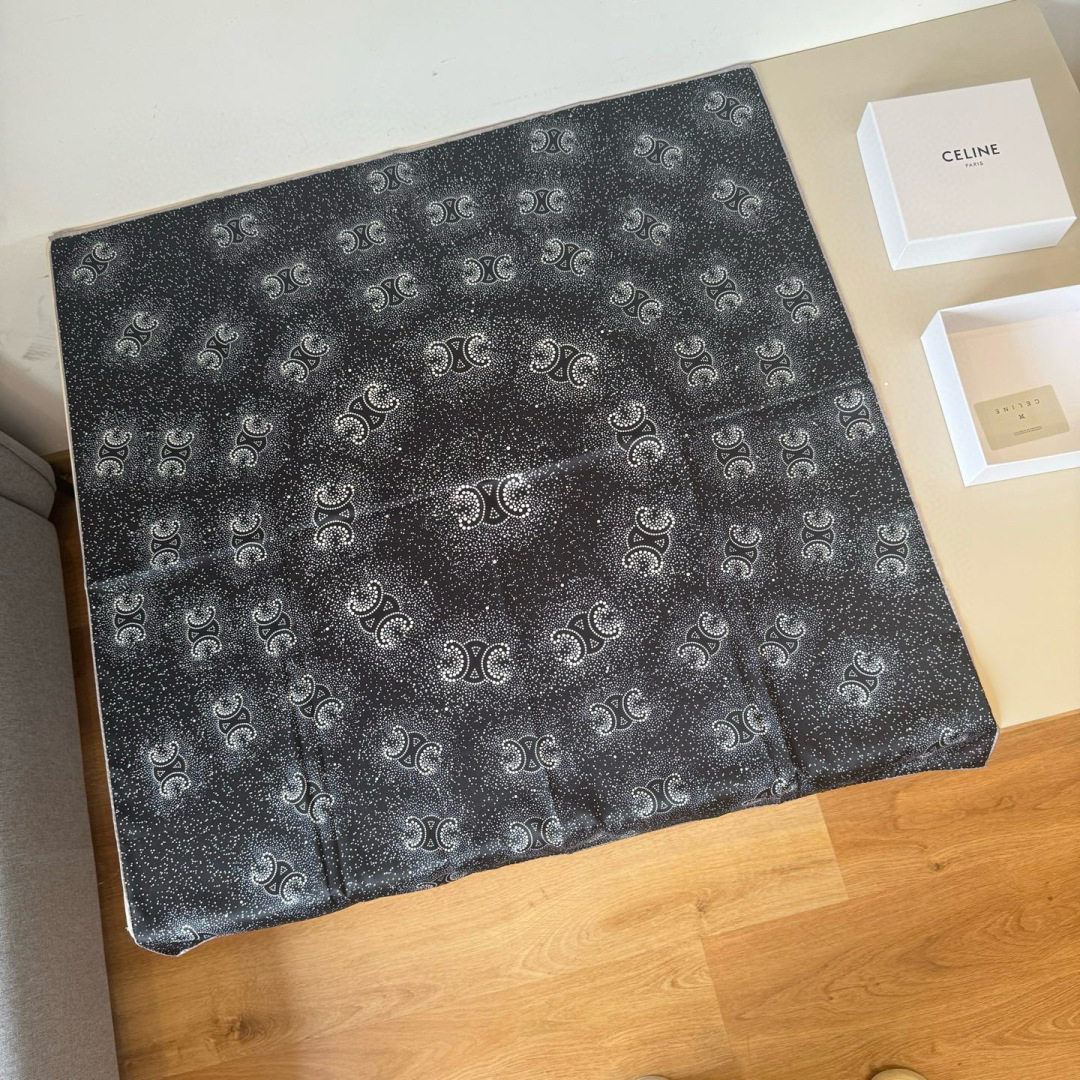 셀린느(CELINE) 트리옹프 실크 스카프 목도리 스카프