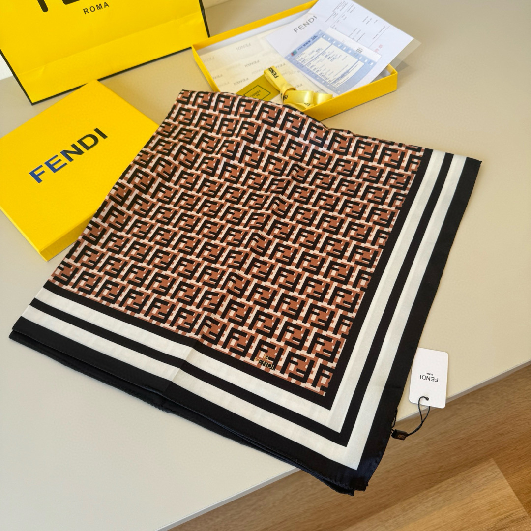 펜디(FENDI) 모노그램 실크 스카프 목도리 스카프