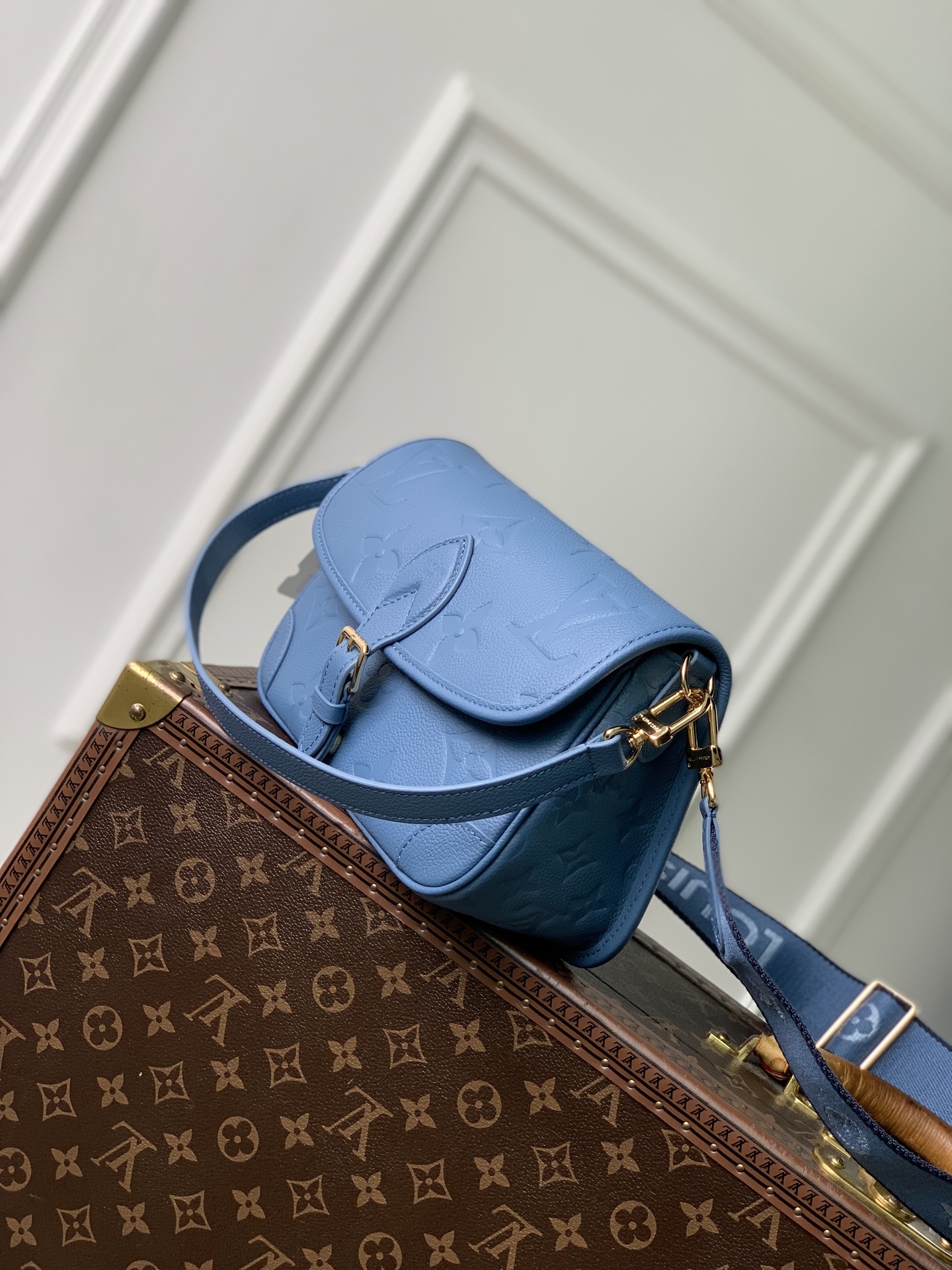 루이비통(Louis Vuitton) LV 다이앤(Diane) - 모노그램 앙프렝뜨 블루 가방