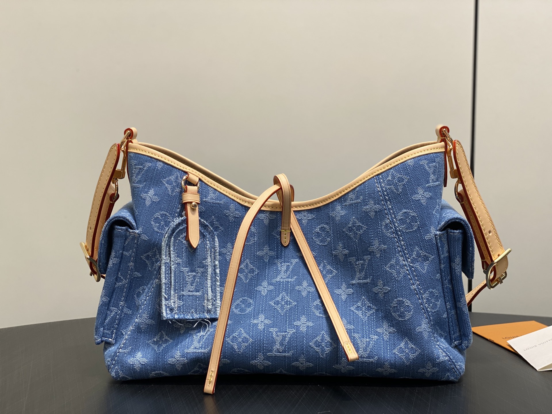 루이비통(Louis Vuitton) LV 캐리올 카고(Carryall Cargo) PM 가방 - 데님 블루