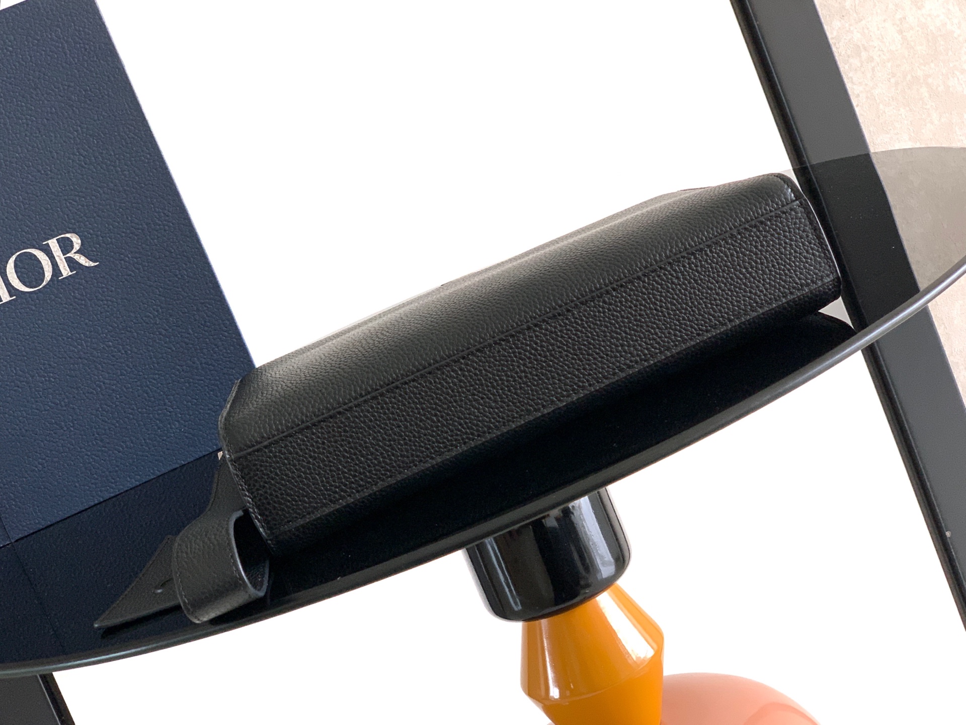 디올(Dior) CD 아이콘 A5 트라이앵글 클러치백 가방 - 블랙