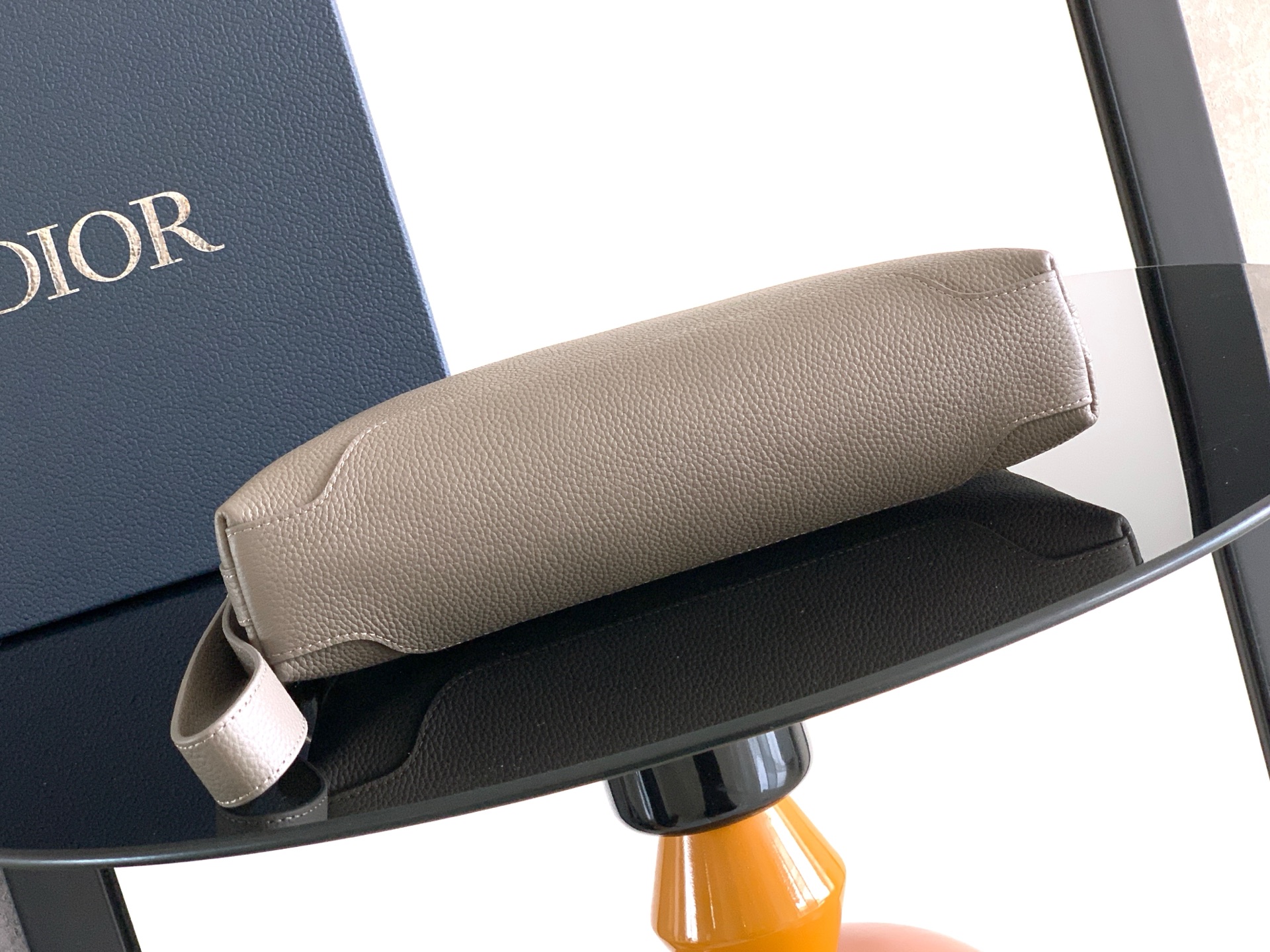 디올(Dior) 노르망디(Normandie) A5 트라이앵글 클러치백 가방