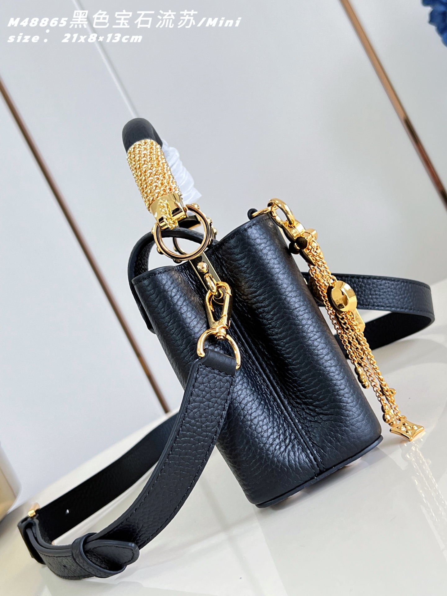 루이비통(Louis Vuitton) LV 카퓌신(Capucines) 숄더백 토트백 가방 미니 - 블랙