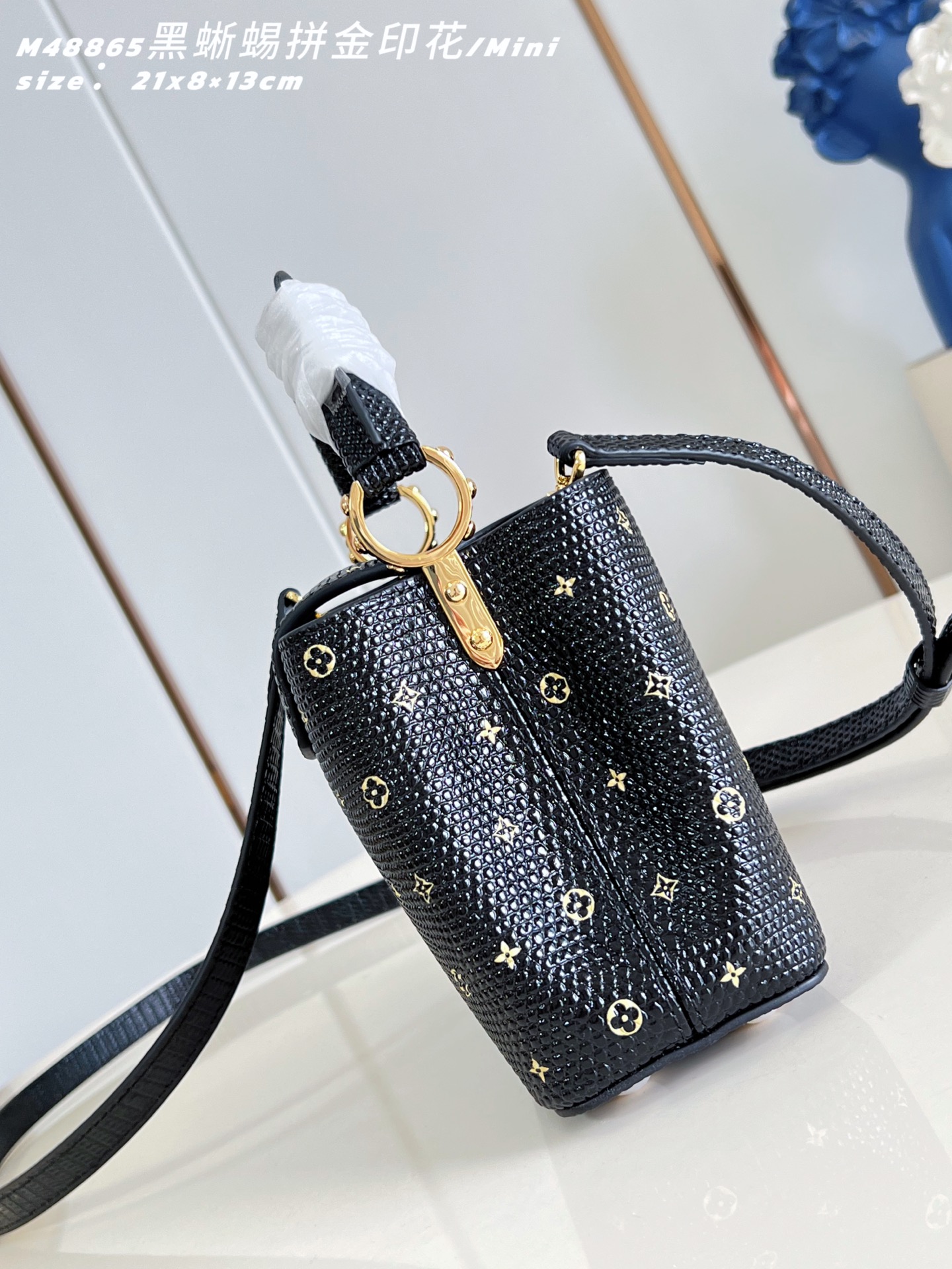 루이비통(Louis Vuitton) LV Capucines nano 카퓌신 나노 가방