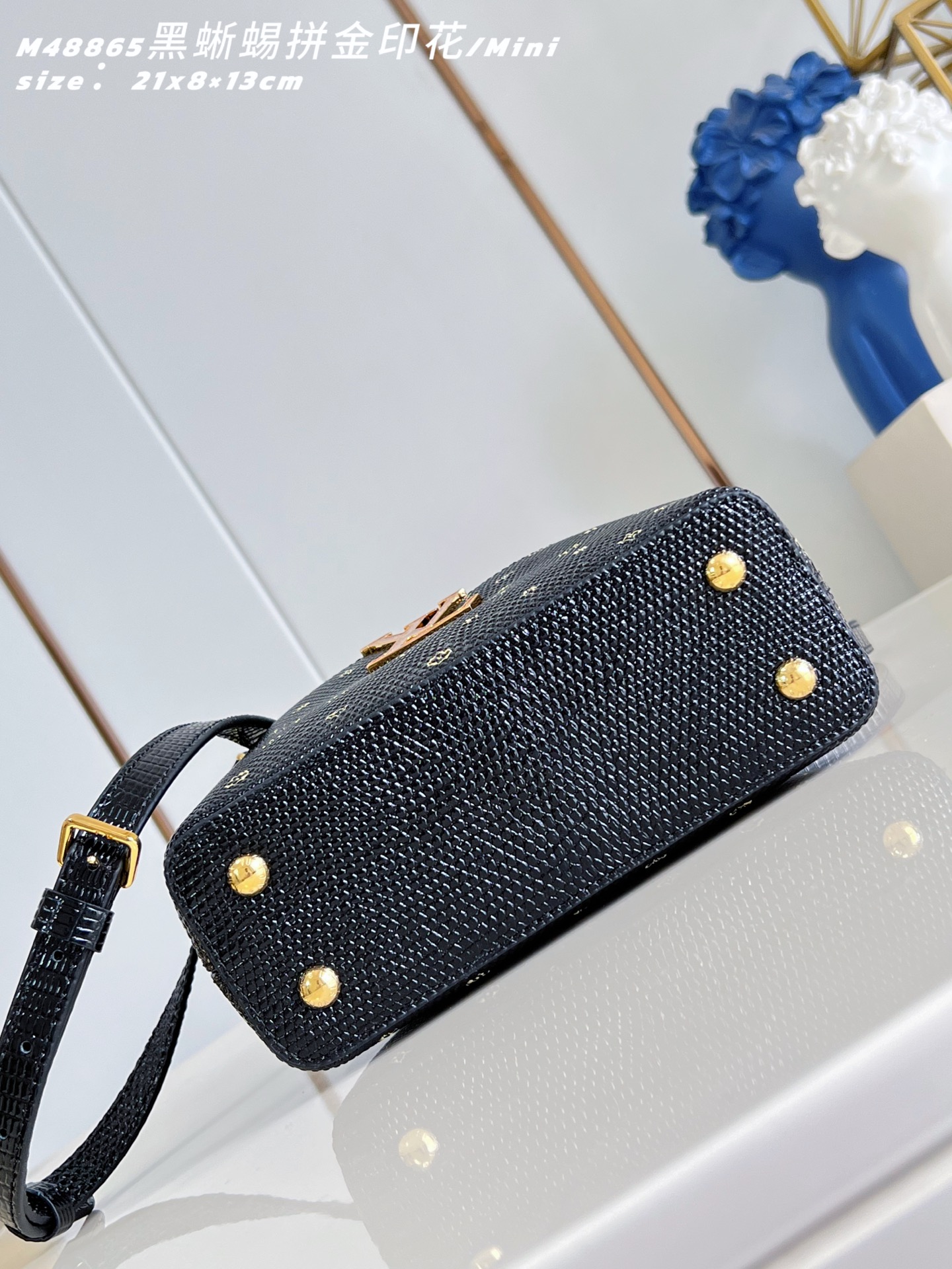 루이비통(Louis Vuitton) LV Capucines nano 카퓌신 나노 가방