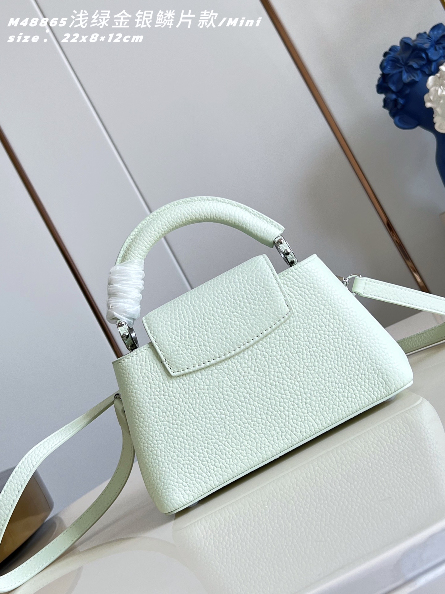 루이비통(Louis Vuitton) LV Capucines 카퓌신 이스트-웨스트(East-West) 미니 가방