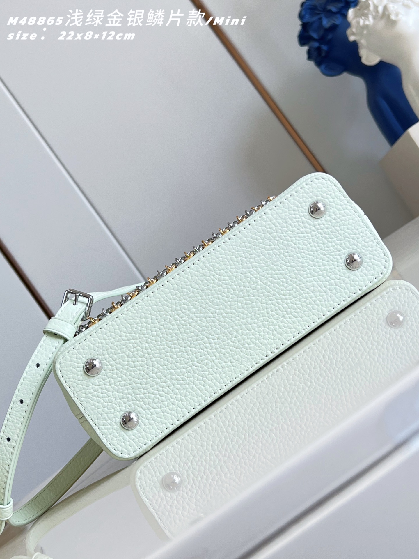 루이비통(Louis Vuitton) LV Capucines 카퓌신 이스트-웨스트(East-West) 미니 가방