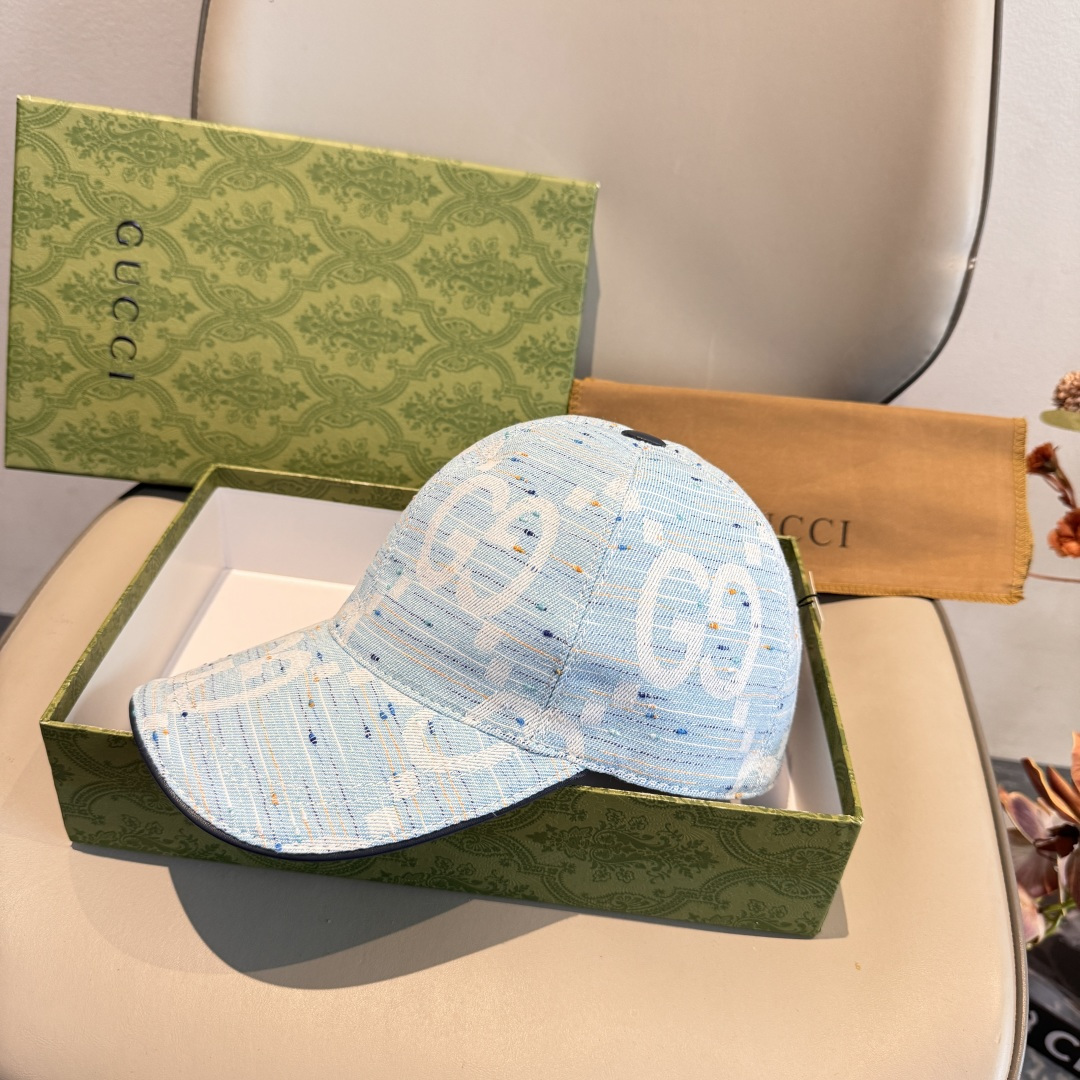 구찌(GUCCI) 더블 GG 로고 볼캡 모자