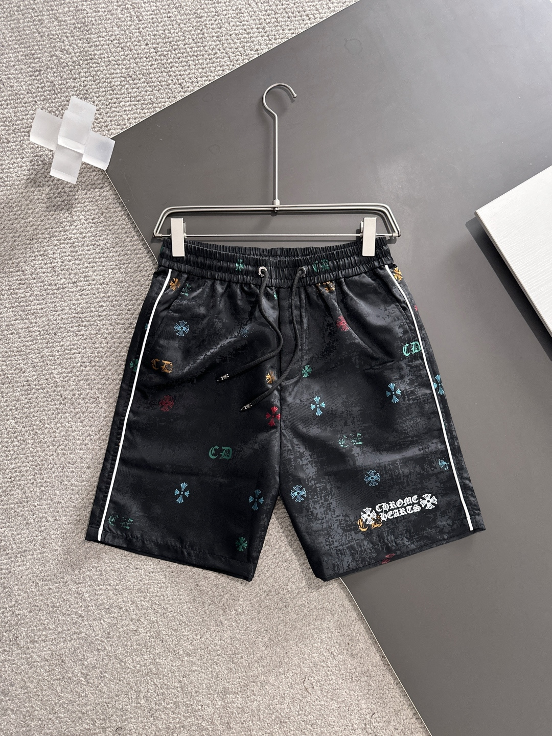 크롬하츠(Chrome Hearts) 크로스 패턴 자카드 쇼츠 팬츠 의류