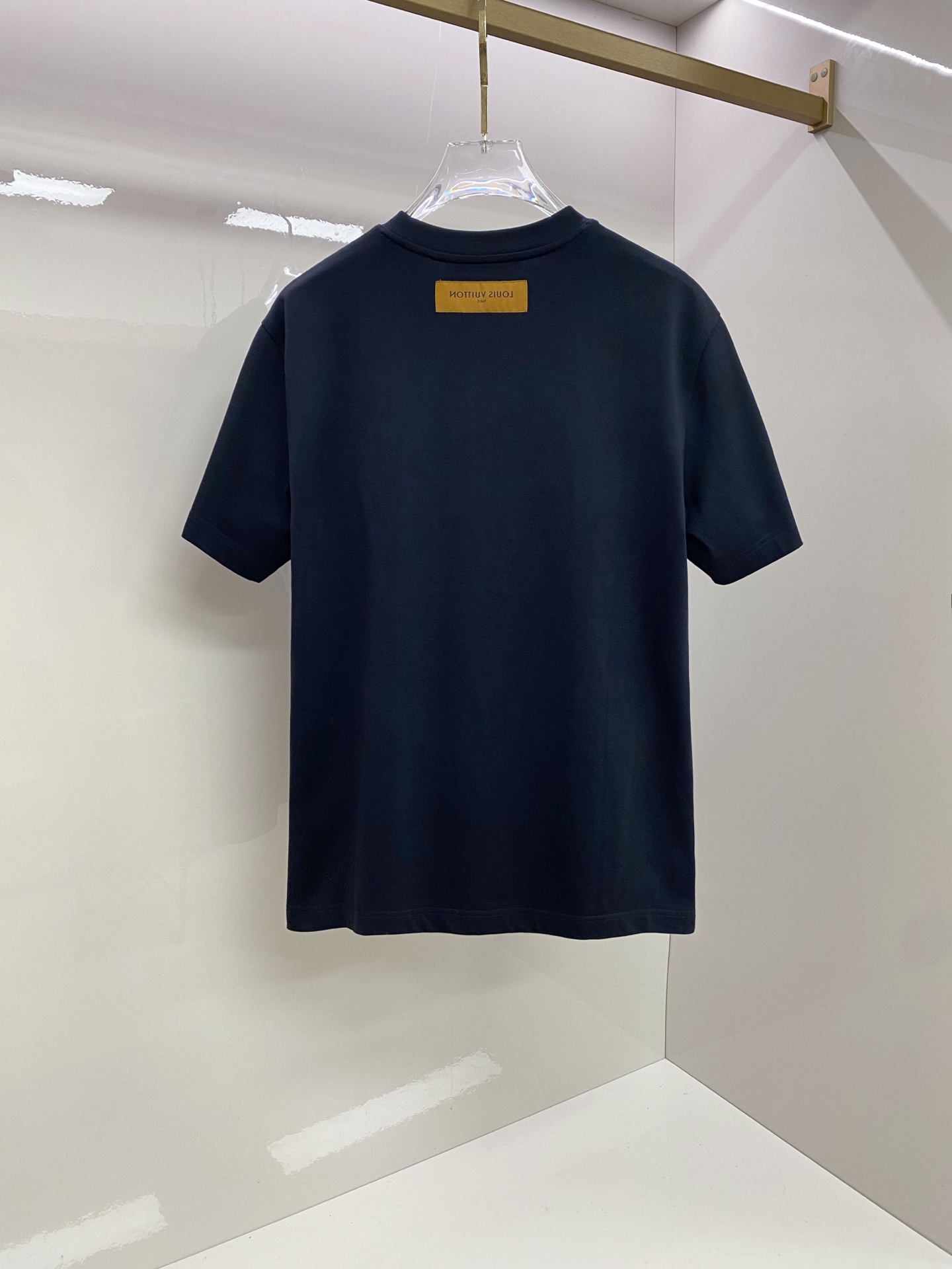 루이비통(LV) 로고 포인트 반팔 티셔츠 의류