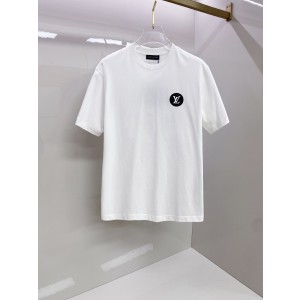 루이비통(LV) 미니멀 로고 반팔 티셔츠 의류