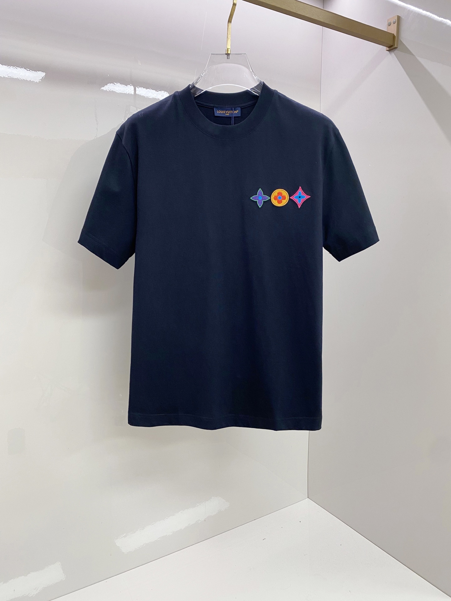 루이비통(LV) 프리미엄 로고 반팔 티셔츠 의류