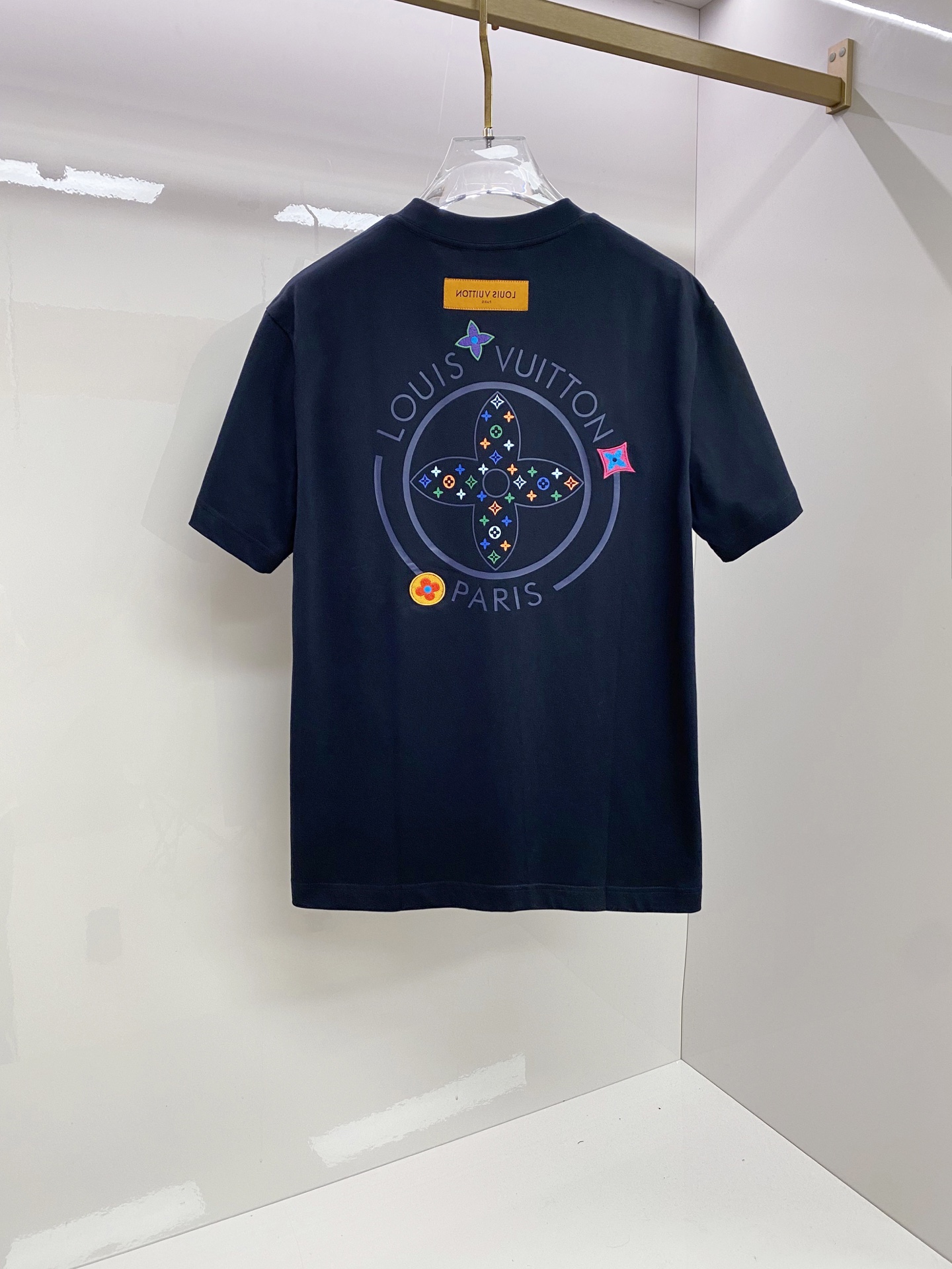 루이비통(LV) 프리미엄 로고 반팔 티셔츠 의류