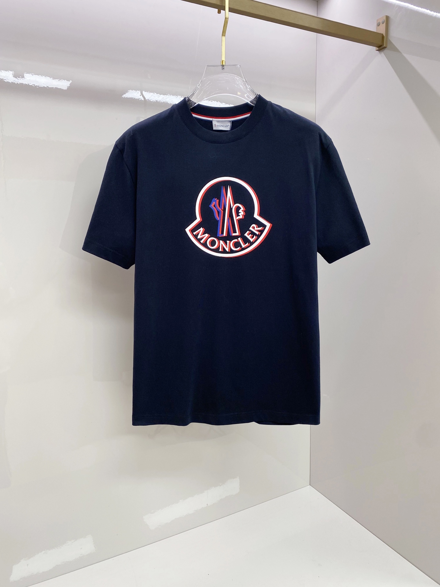 몽클레어 몽클레르(MONCLER) 로고 패치 반팔 티셔츠 의류