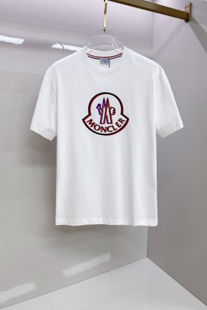 몽클레어 몽클레르(MONCLER) 로고 패치 반팔 티셔츠 의류