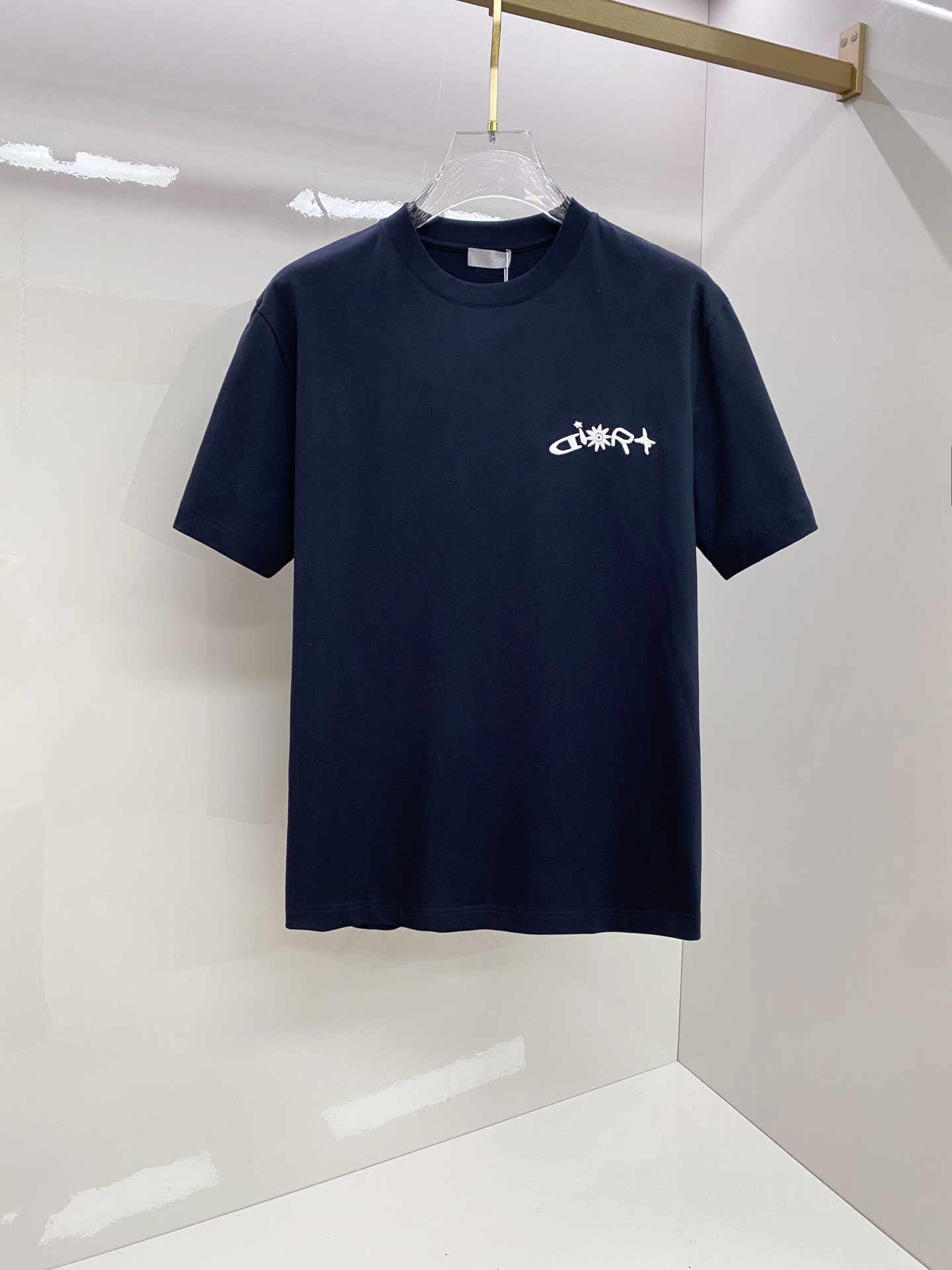 디올(Dior) 프론트 로고 반팔 티셔츠 의류