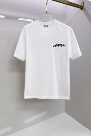 디올(Dior) 프론트 로고 반팔 티셔츠 의류