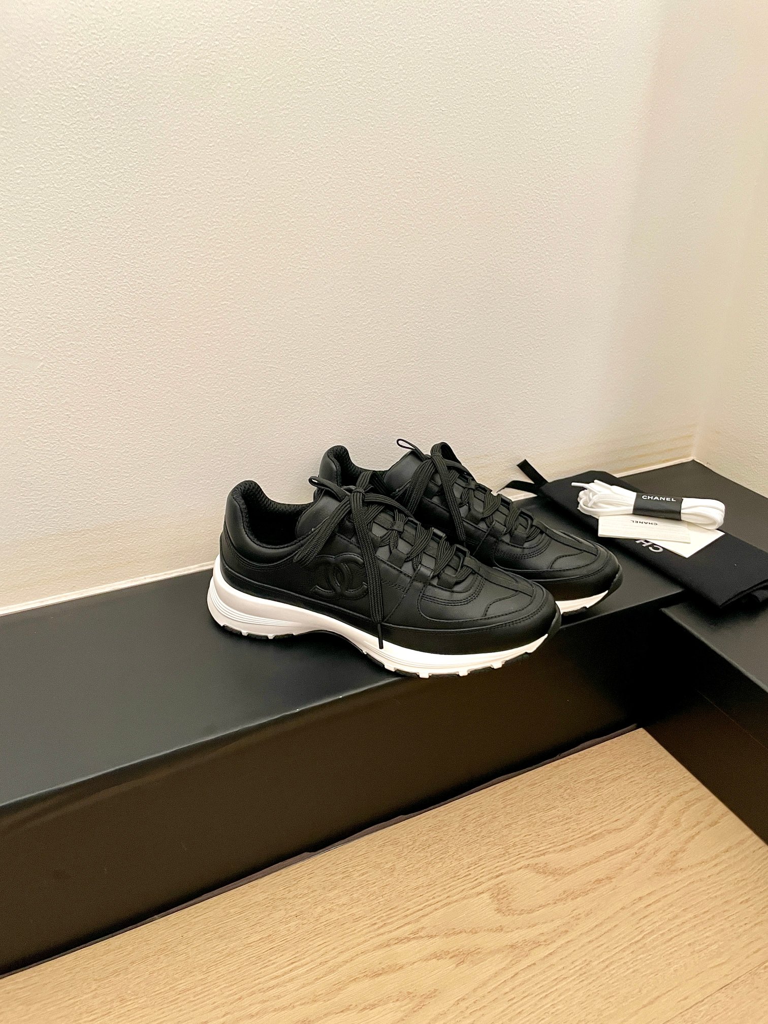 샤넬(CHANEL) 레트로 러닝 스니커즈 신발