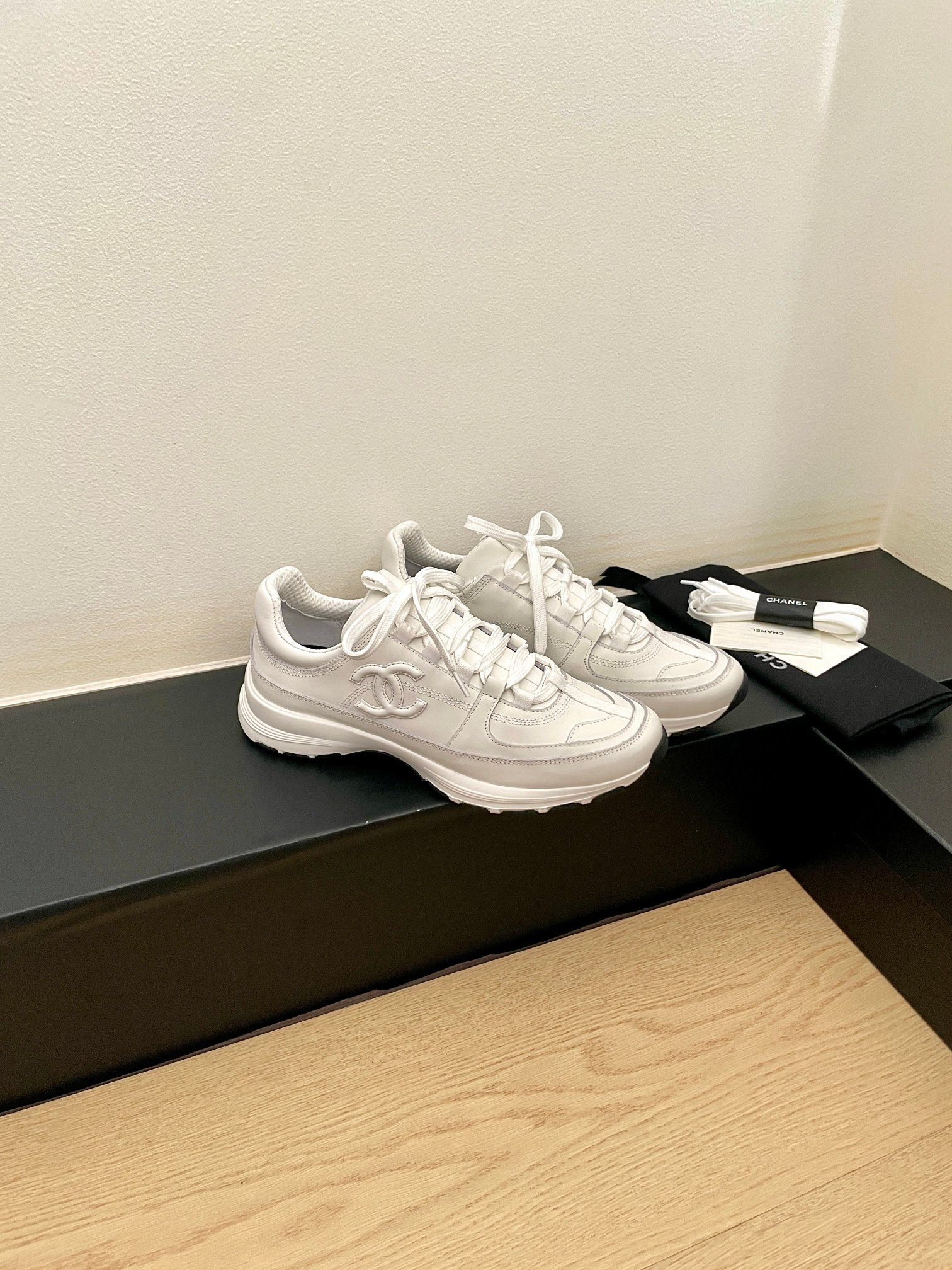 샤넬(CHANEL) 레트로 러닝 스니커즈 신발