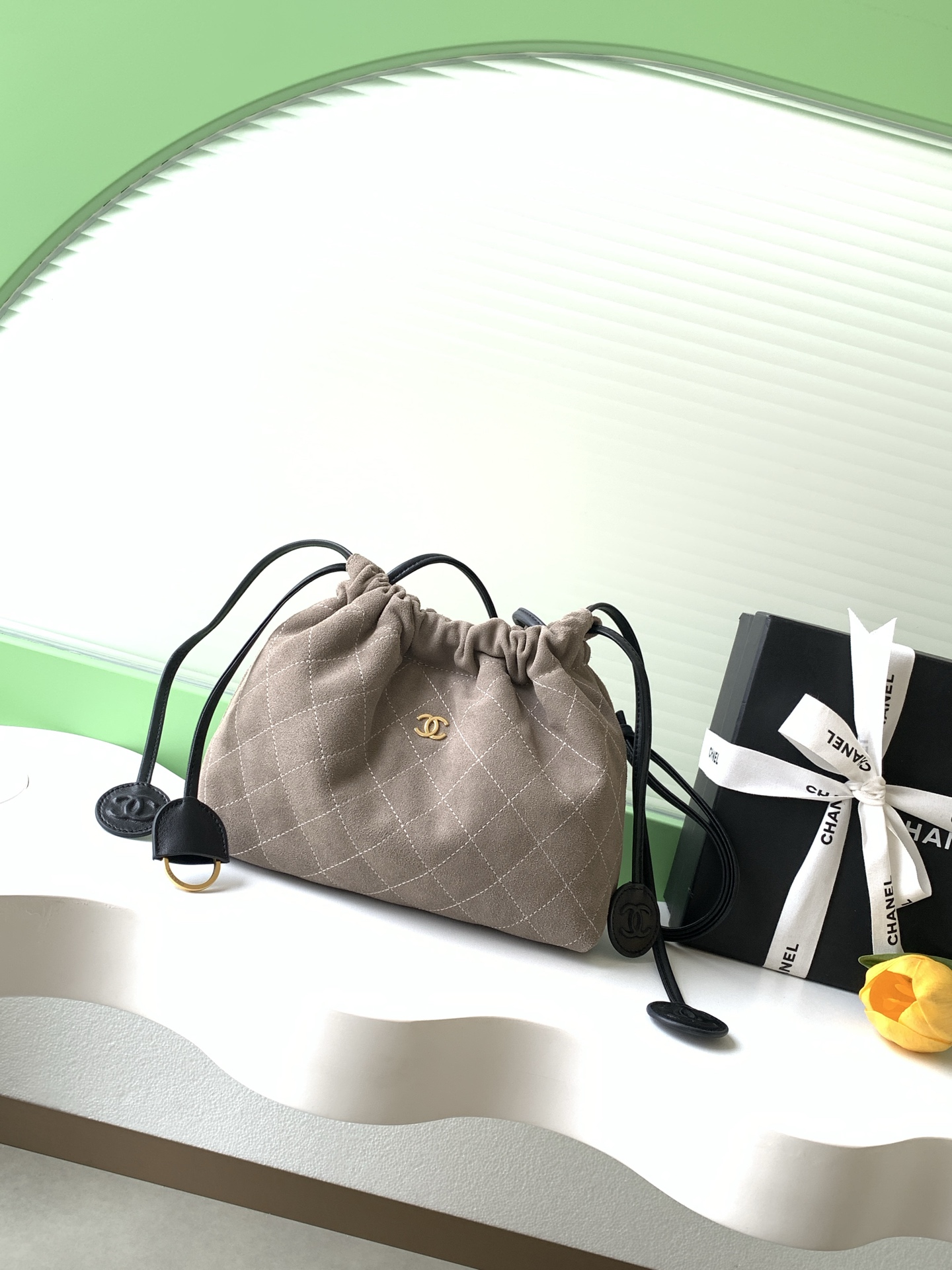 샤넬(Chanel) 럭키백(복주머니) 퀼팅 드로스트링 버킷백 가방