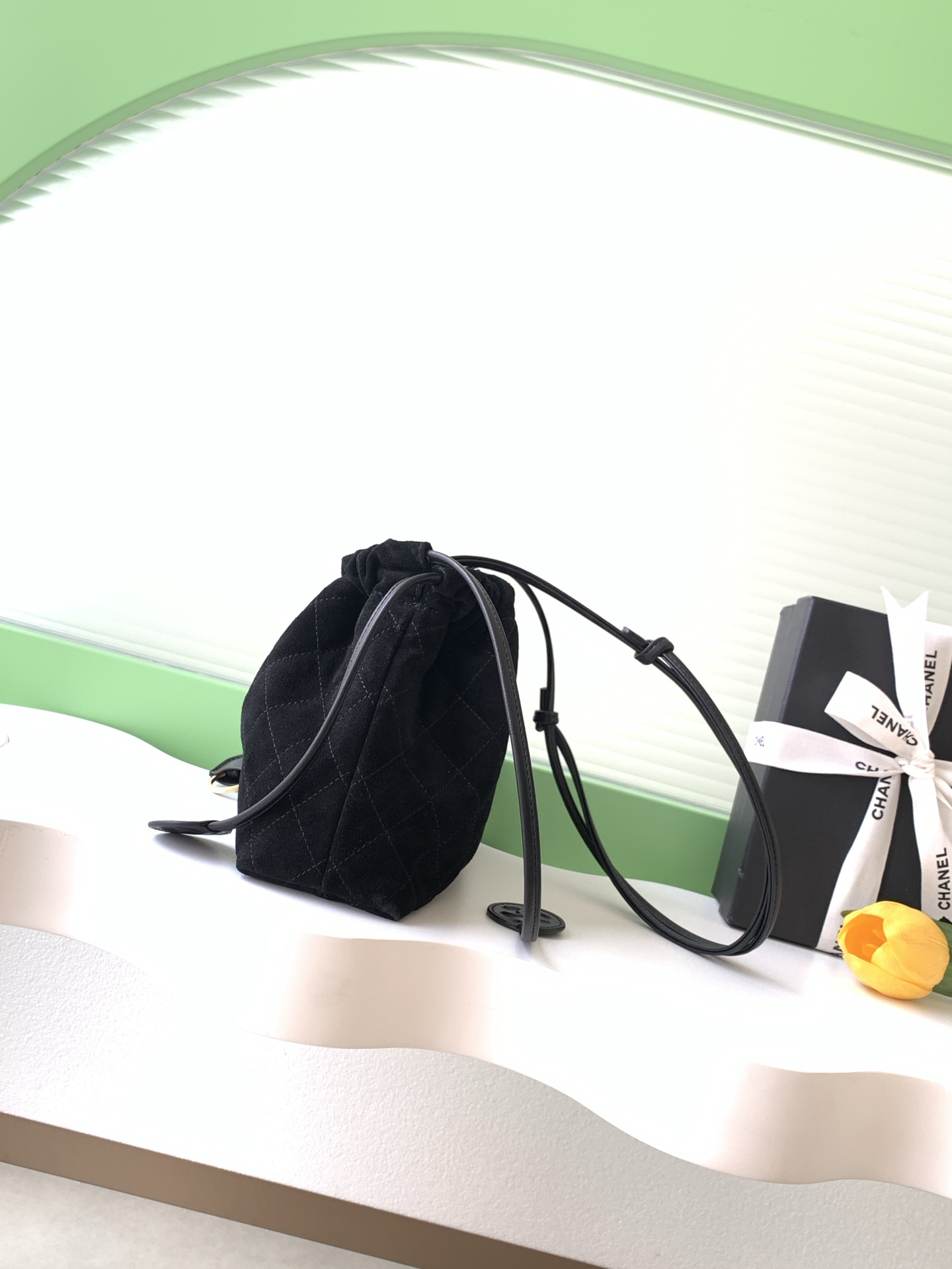 샤넬(Chanel) 럭키백(복주머니) 퀼팅 드로스트링 버킷백 가방 소프트 레더