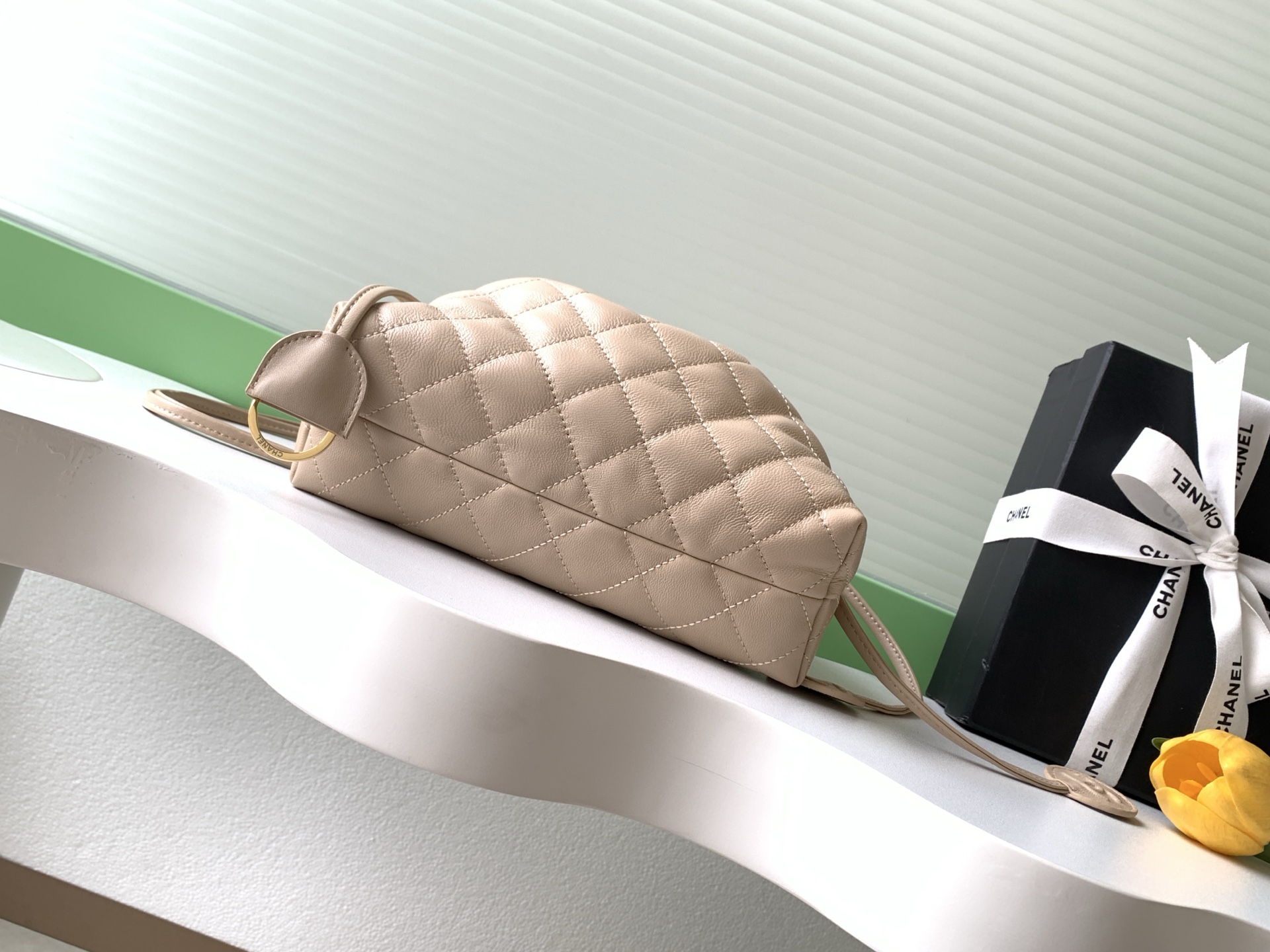 샤넬(Chanel) 럭키백(복주머니) 퀼팅 드로스트링 버킷백 가방 소프트 레더