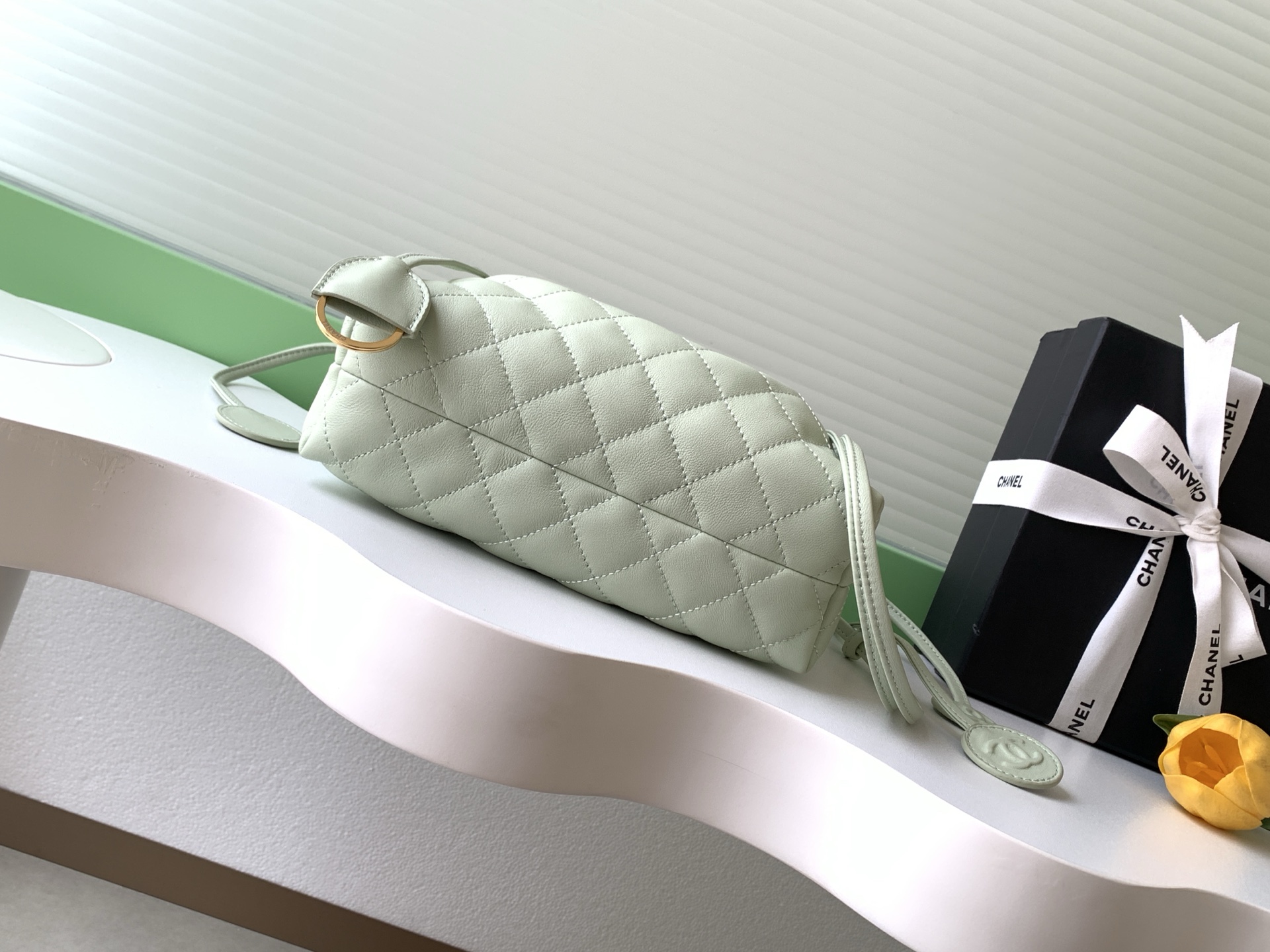 샤넬(Chanel) 럭키백(복주머니) 퀼팅 드로스트링 버킷백 가방 소프트 레더