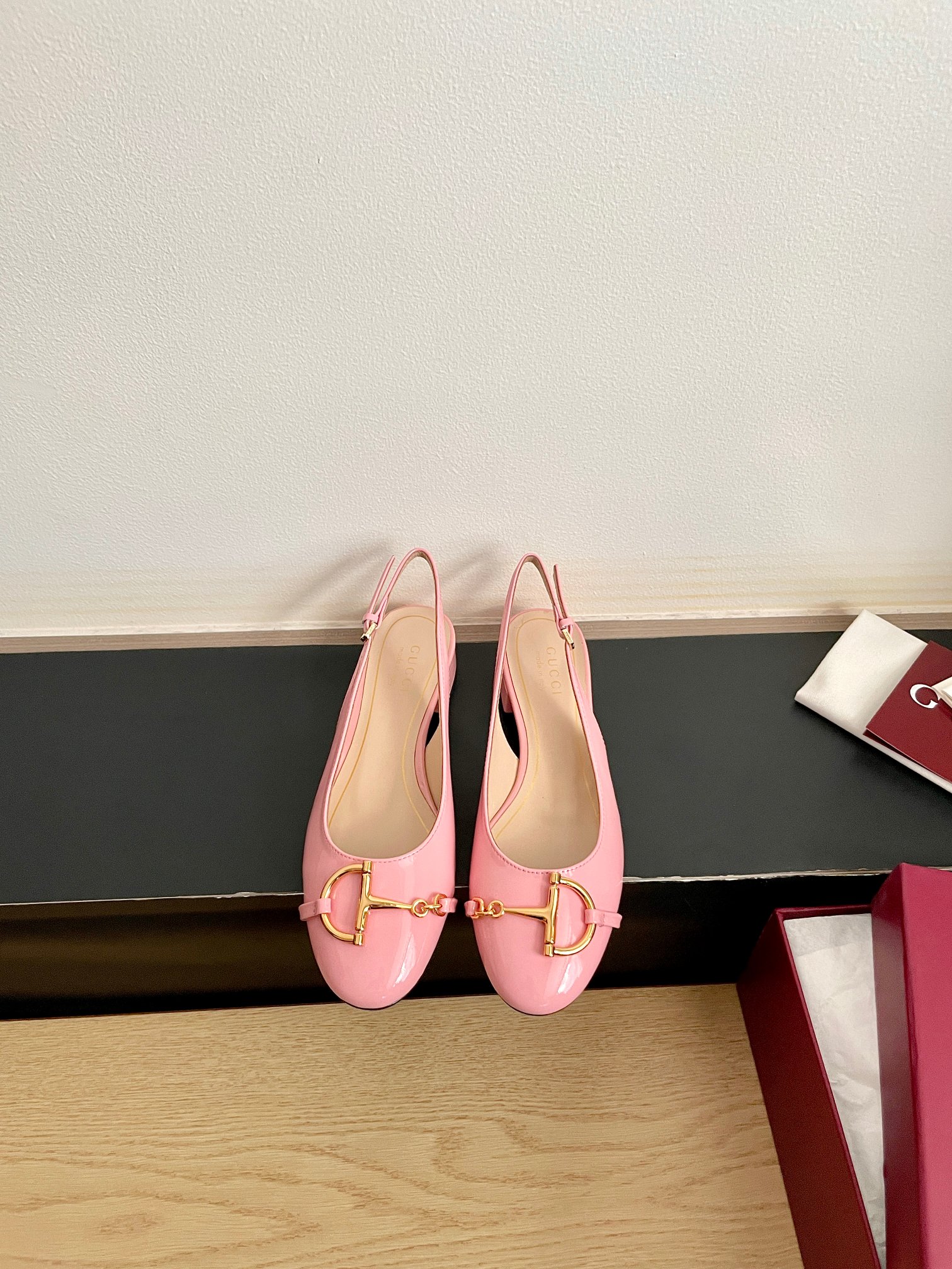 구찌(GUCCI) 하프 장식 메리제인 샌들 신발