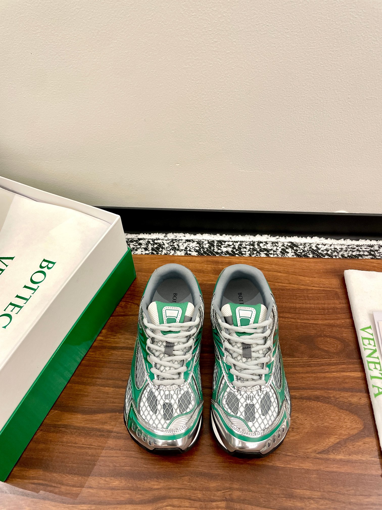 보테가베네타(BOTTEGA VENETA) 오르빗 스니커즈 신발