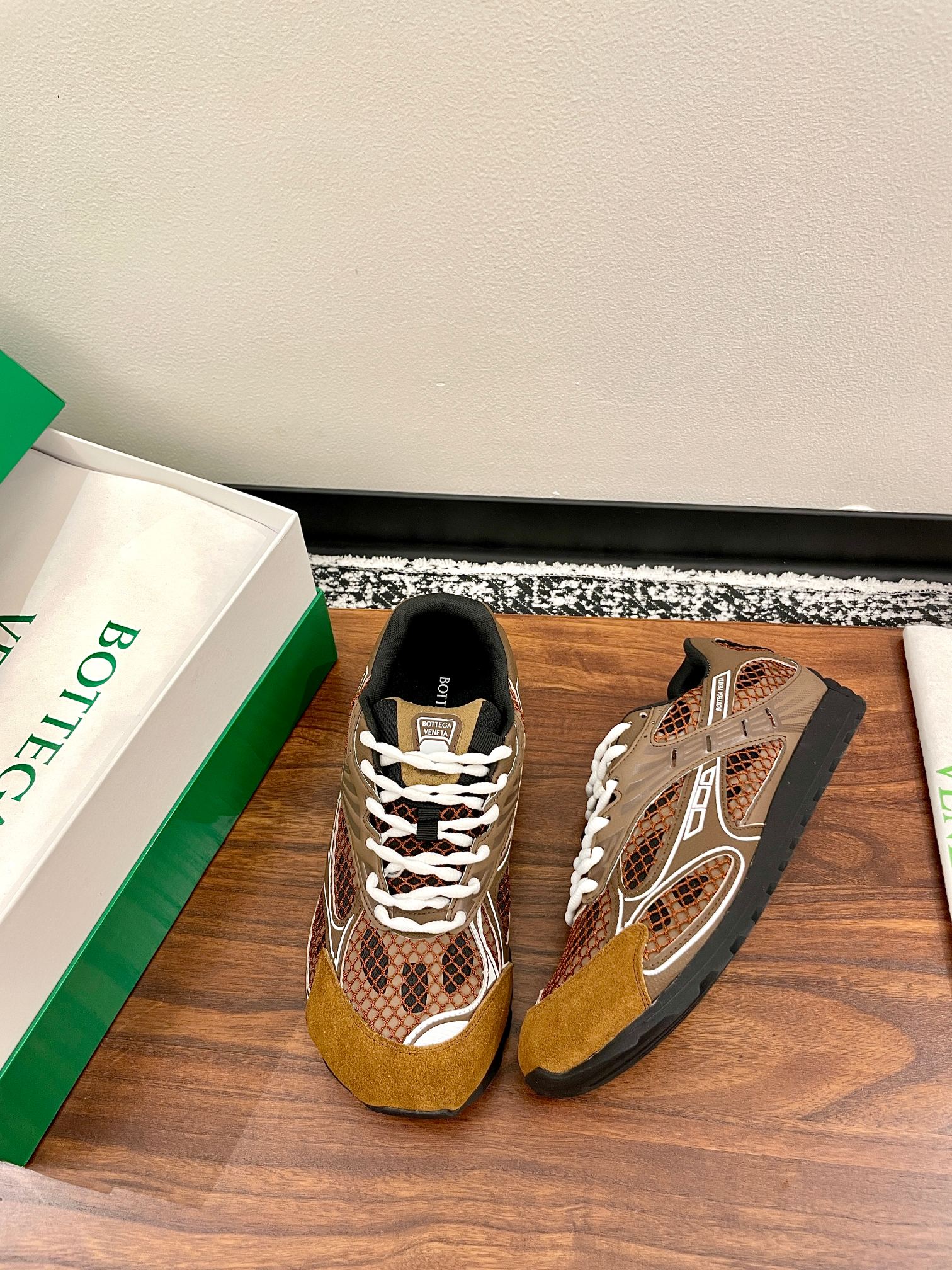 보테가베네타(BOTTEGA VENETA) 오르빗 스니커즈 신발