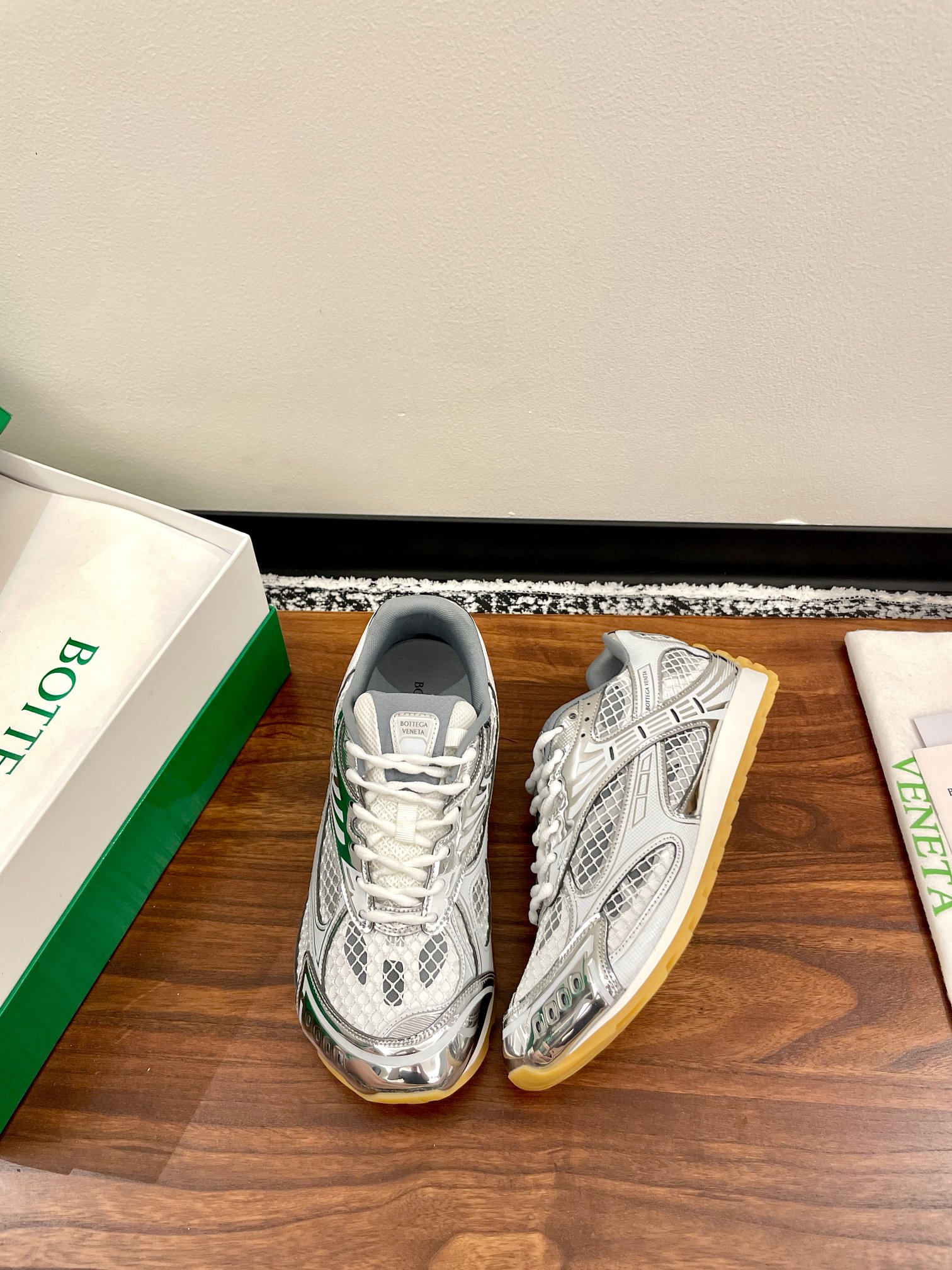 보테가베네타(BOTTEGA VENETA) 오르빗 스니커즈 신발