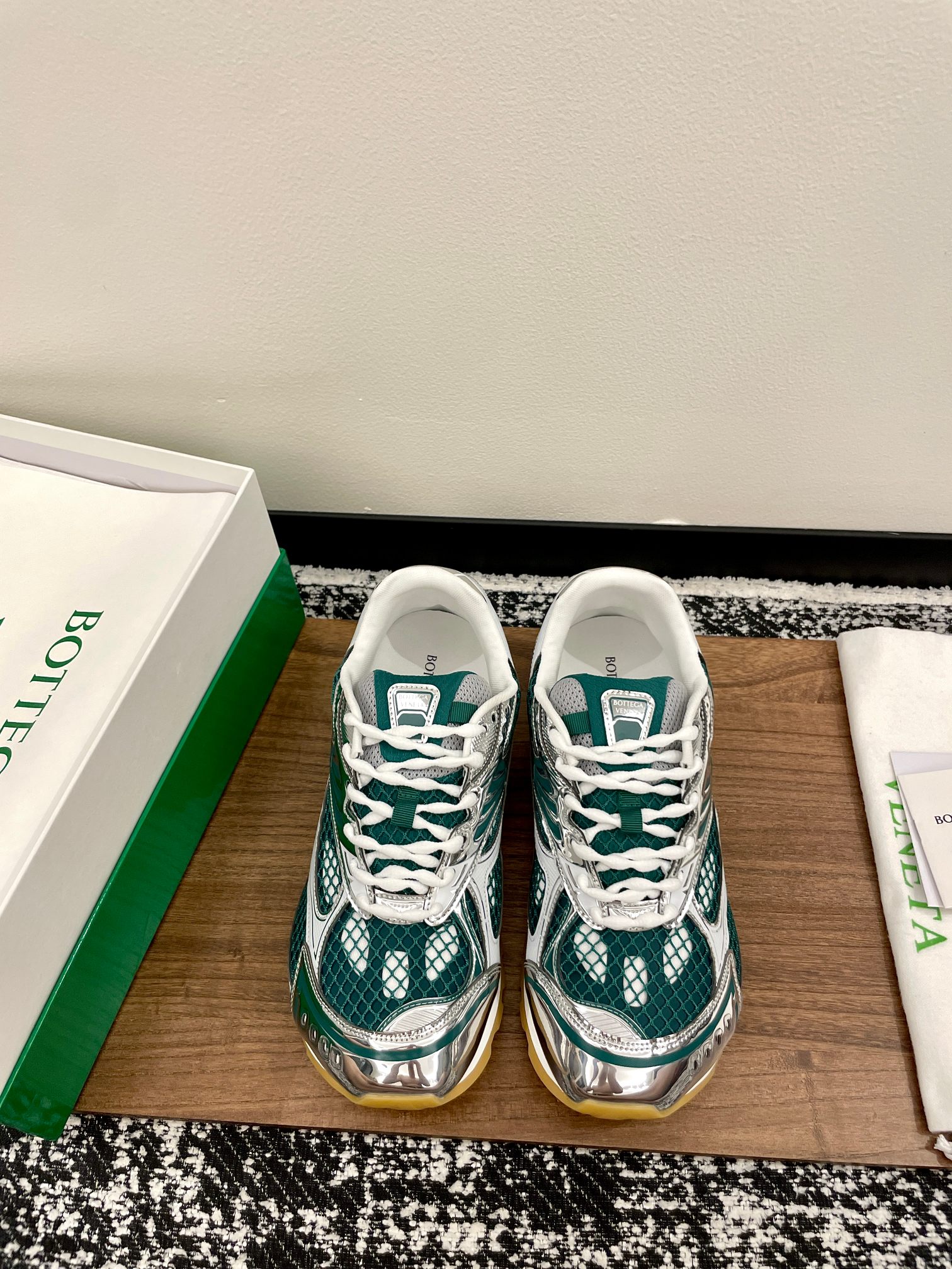 보테가베네타(BOTTEGA VENETA) 오르빗 스니커즈 신발