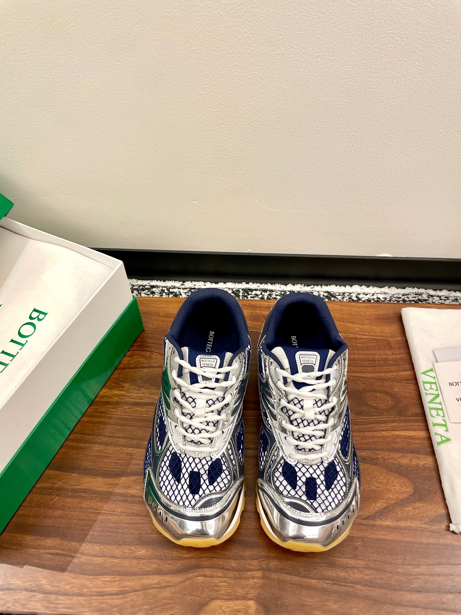 보테가베네타(BOTTEGA VENETA) 오르빗 스니커즈 신발