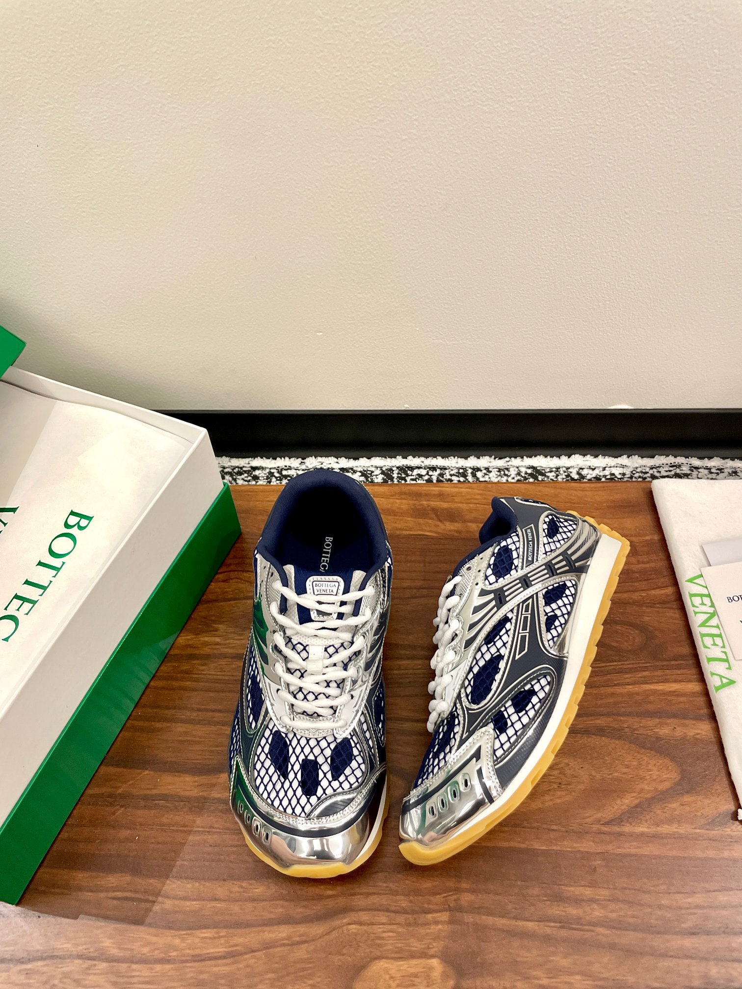 보테가베네타(BOTTEGA VENETA) 오르빗 스니커즈 신발