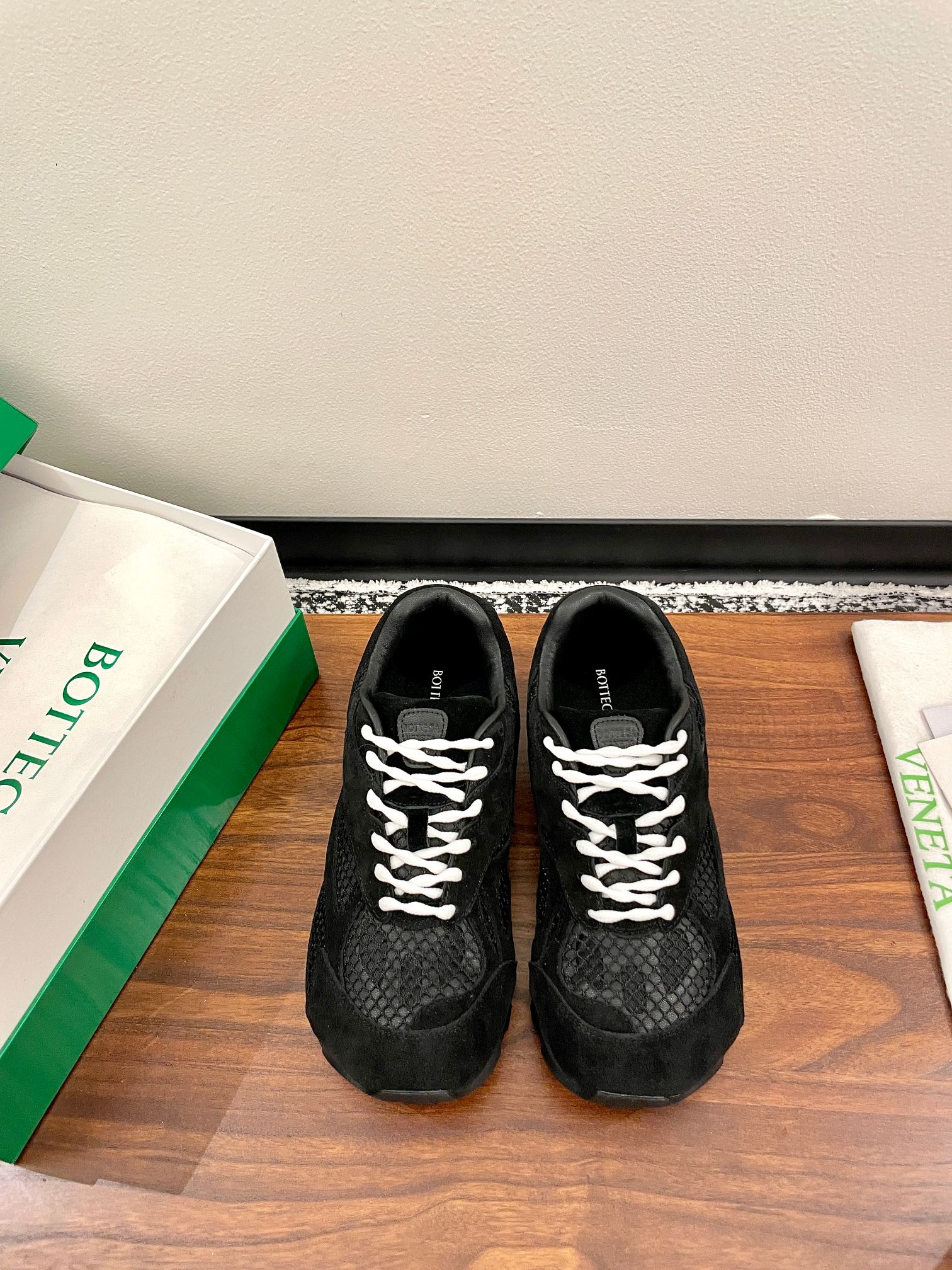 보테가베네타(BOTTEGA VENETA) 오르빗 스니커즈 신발