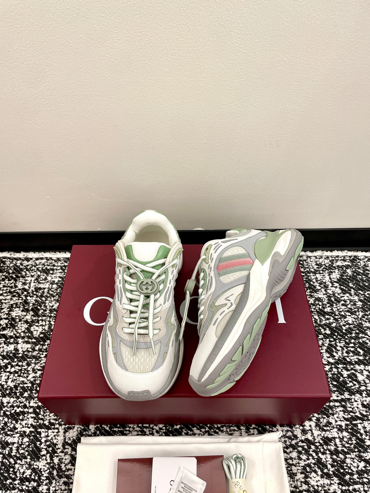 구찌(GUCCI) G-2.0 스니커즈 신발