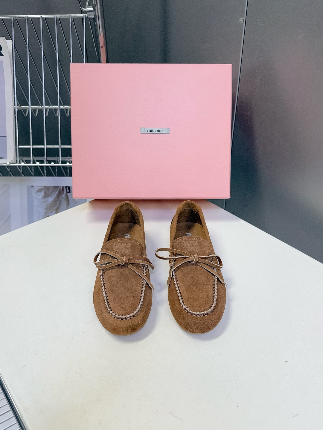 미우미우(MIU MIU) 스웨이드 드라이빙 슈즈 신발