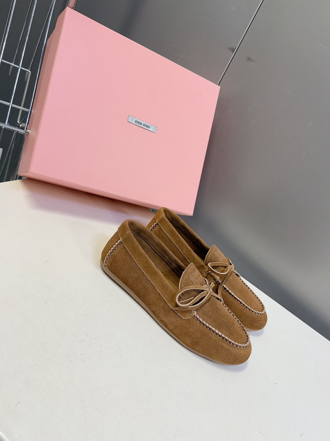 미우미우(MIU MIU) 스웨이드 드라이빙 슈즈 신발