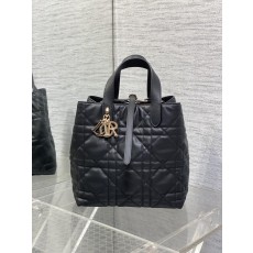 [Dior] 디올 Toujours 뚜주흐 버티컬 백 - 미디움 (블랙) 가방