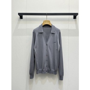 미우미우(MIU MIU) 로고 자수 카라 V넥 가디건 의류