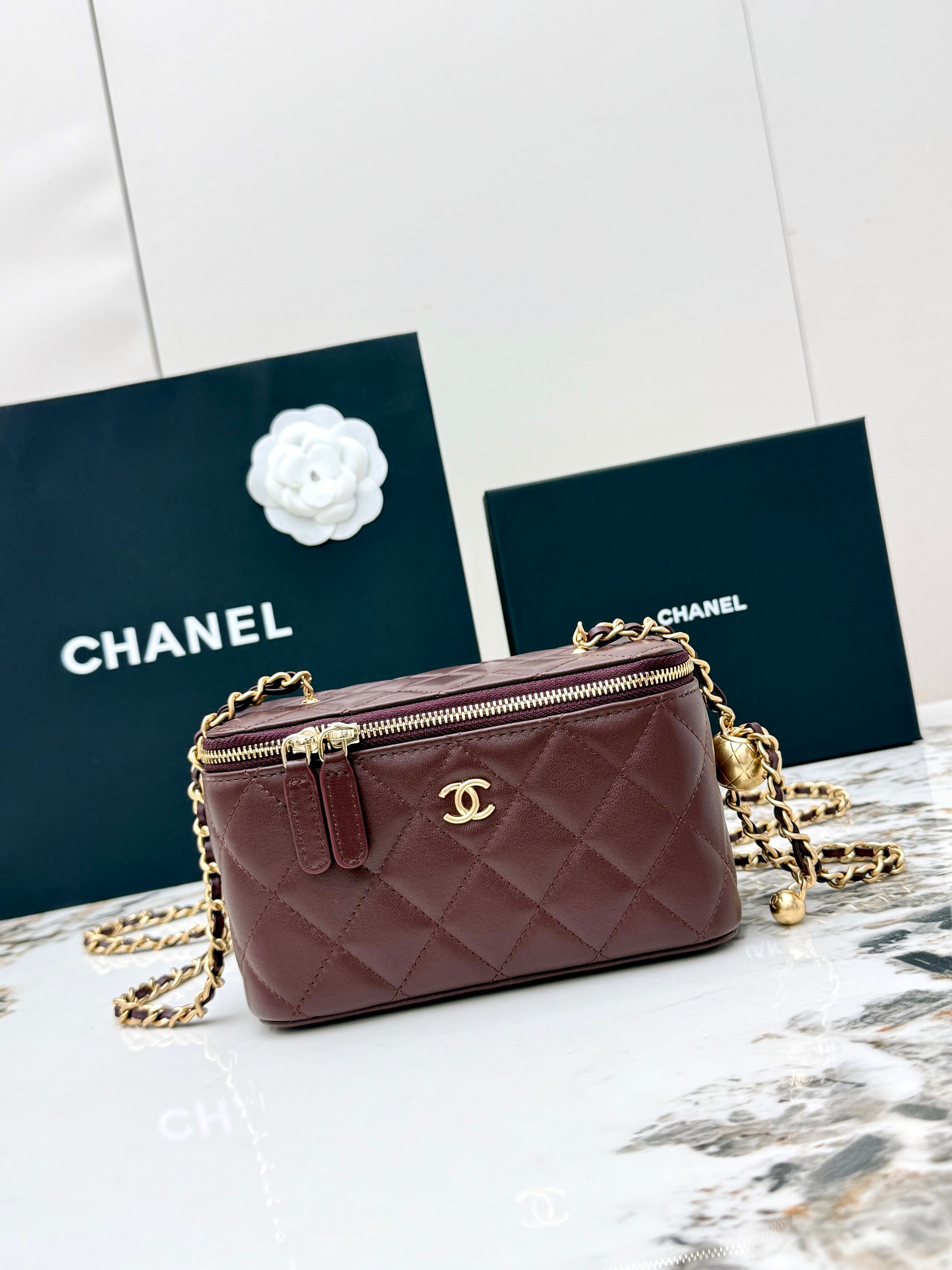 샤넬(Chanel) 24K 금볼 베니티 체인백 파우치백 가방 - 라지