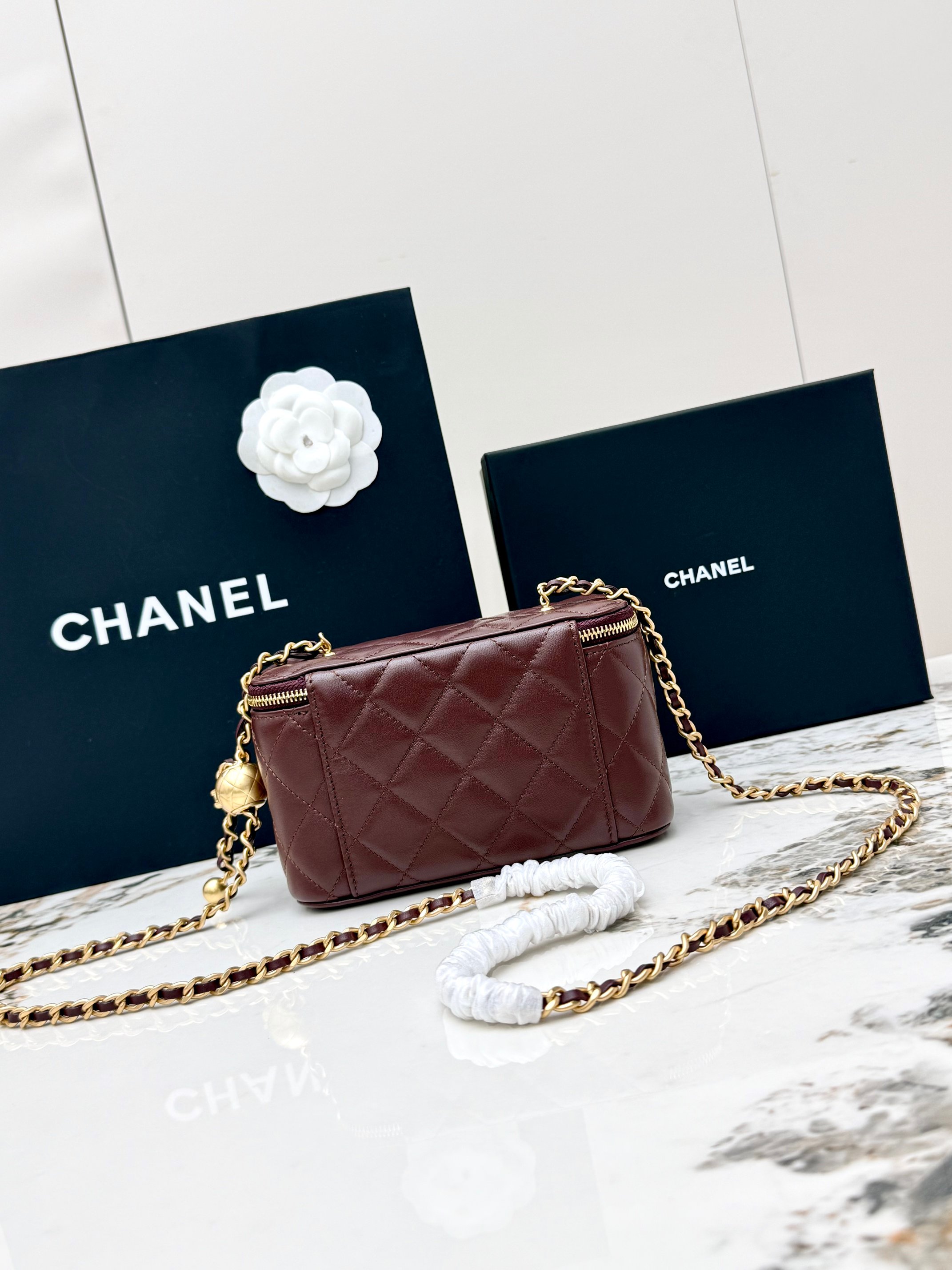 샤넬(Chanel) 24K 금볼 베니티 체인백 파우치백 가방 - 라지