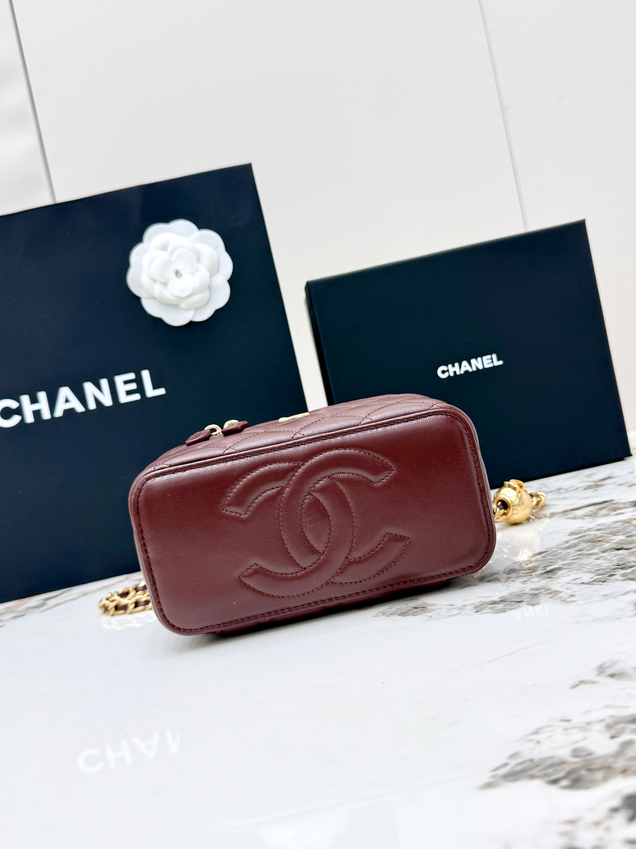 샤넬(Chanel) 24K 금볼 베니티 체인백 파우치백 가방 - 라지