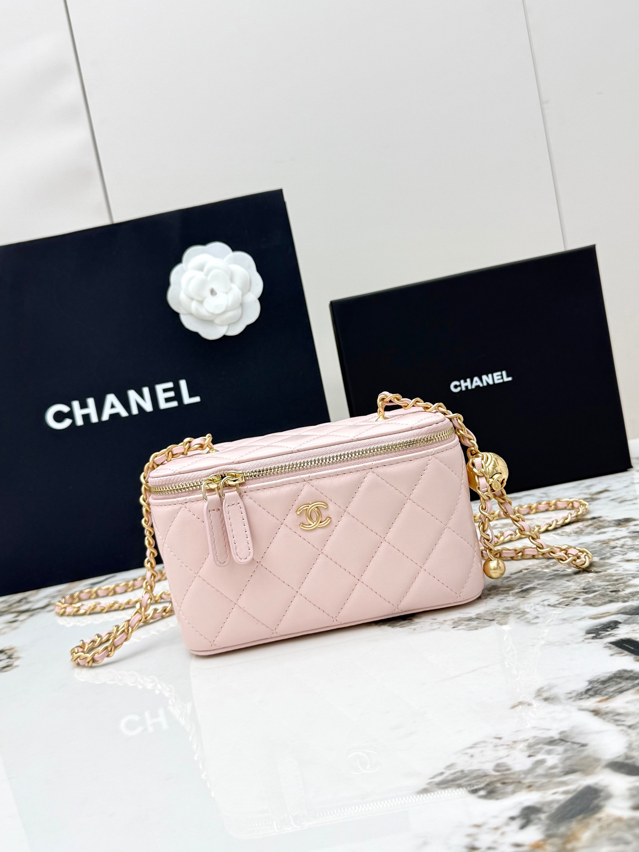 샤넬(Chanel) 24K 금볼 베니티 체인백 파우치백 가방 - 라지